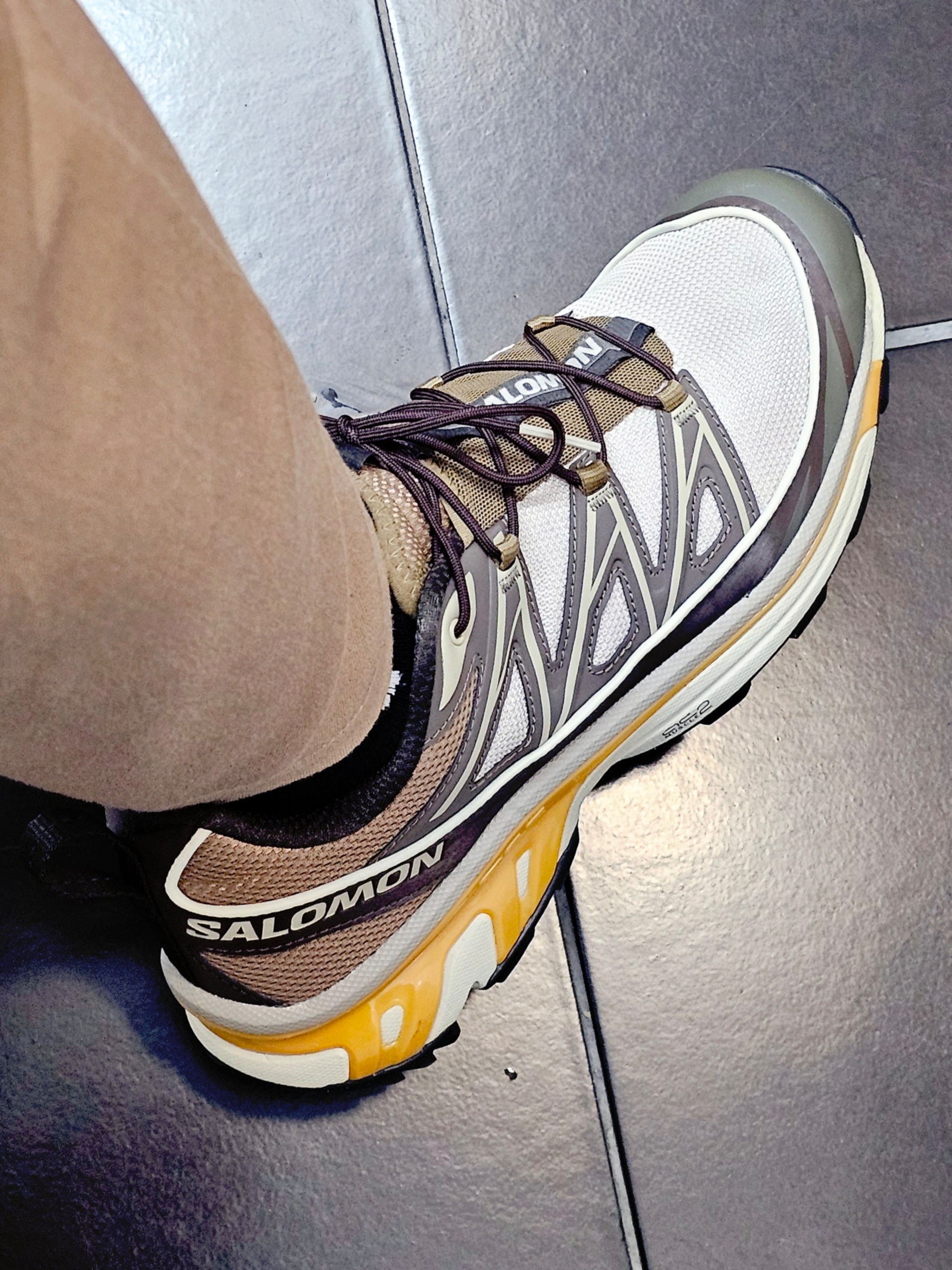 Salomon XT-6 Expanse Feather Grey 착용 스타일 - 4
