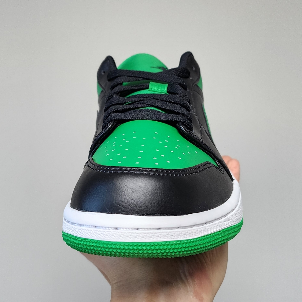 Jordan 1 Low Lucky Green 착용 스타일