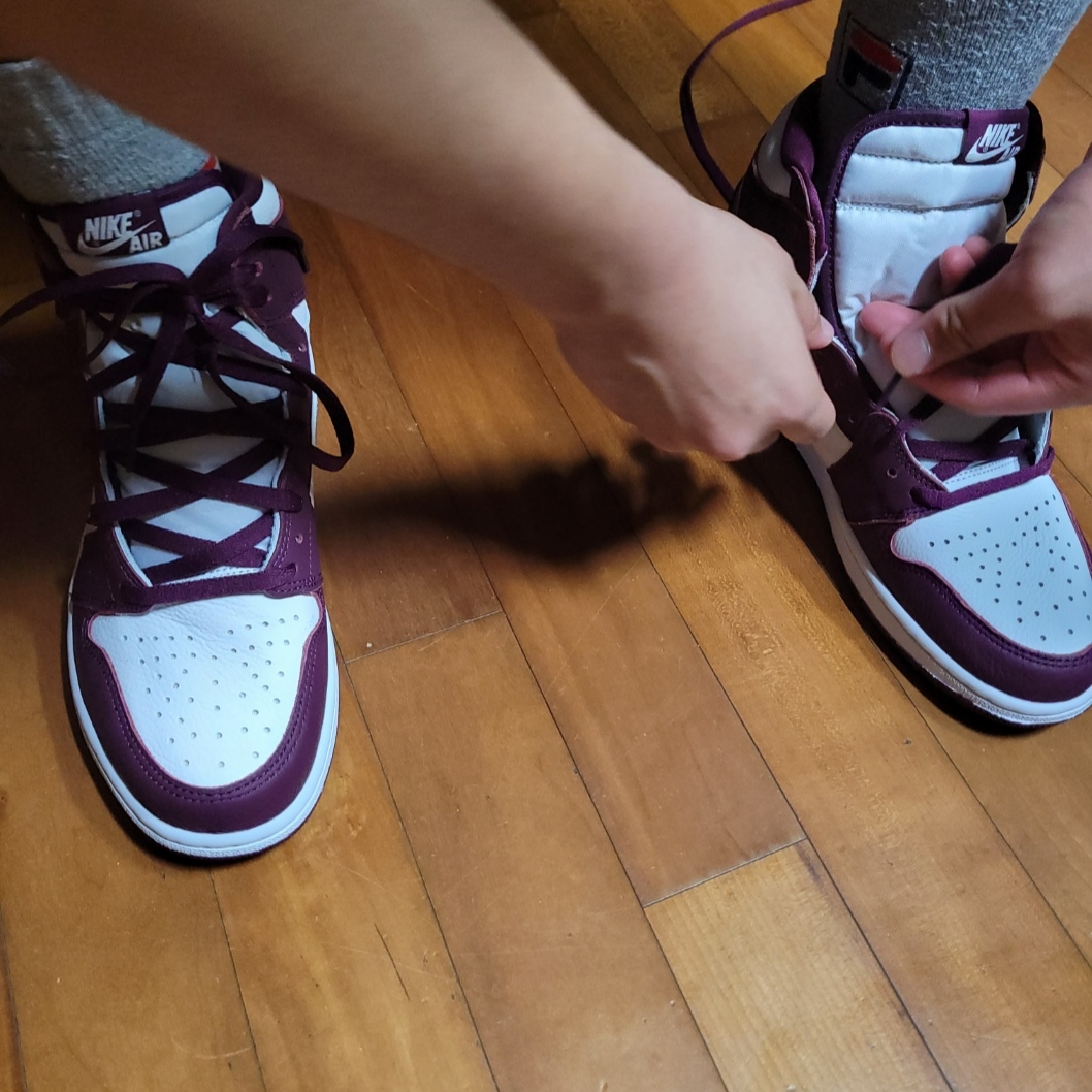 Jordan 1 Retro High OG Bordeaux 착용 스타일