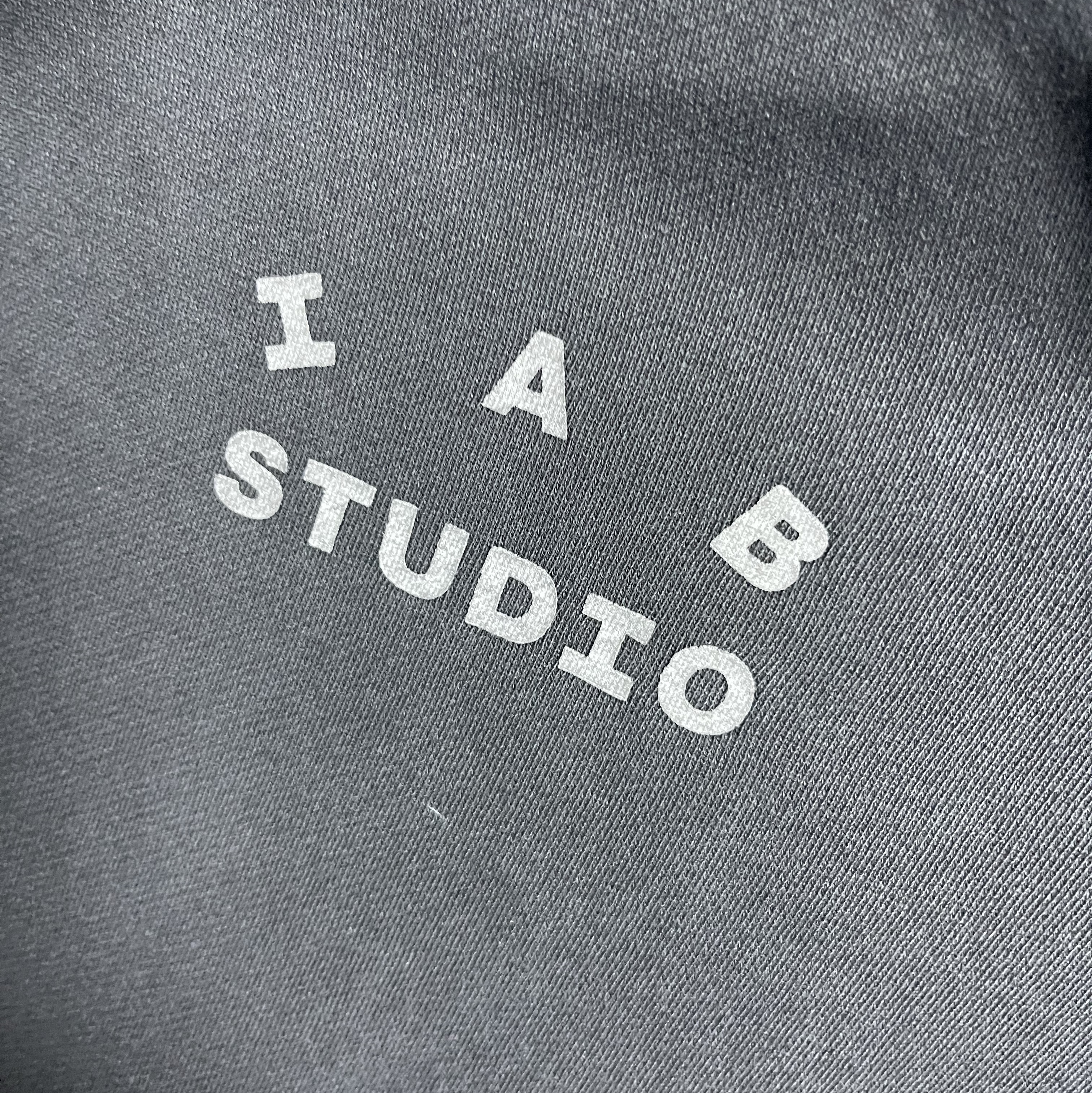 IAB Studio Pigment Hoodie Black 착용 스타일