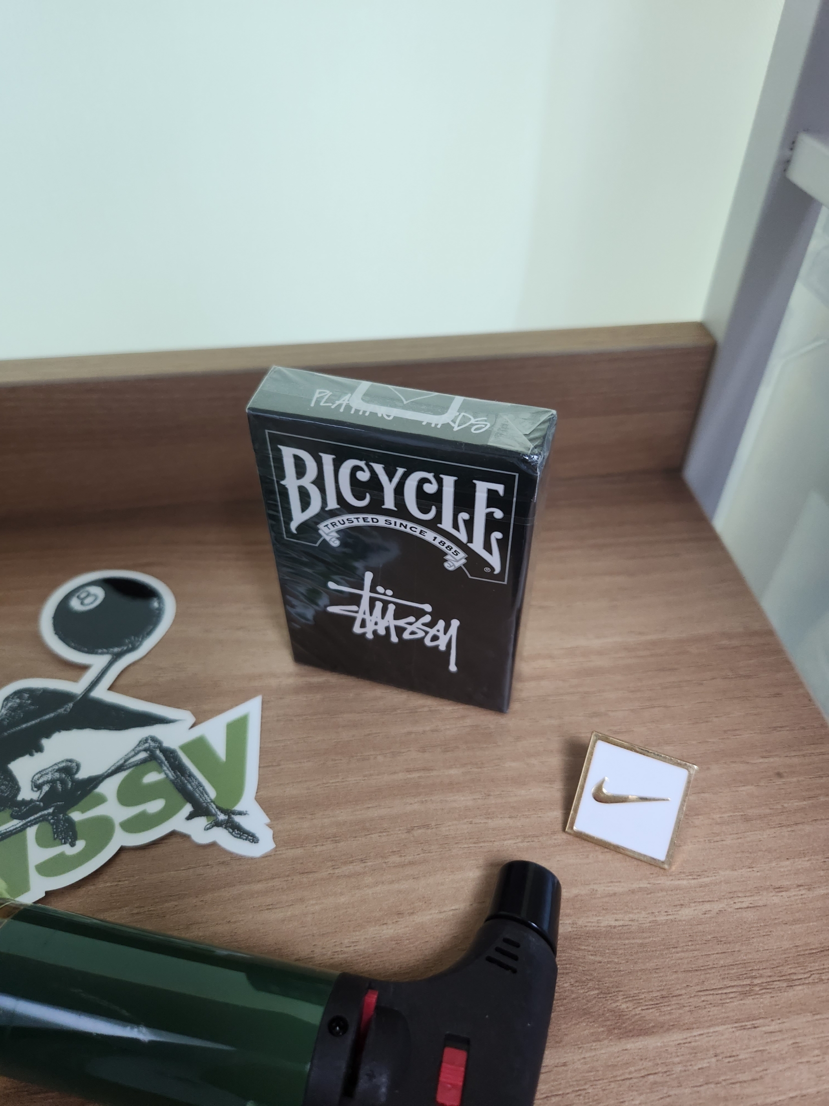 Stussy Playing Cards Black 착용 스타일
