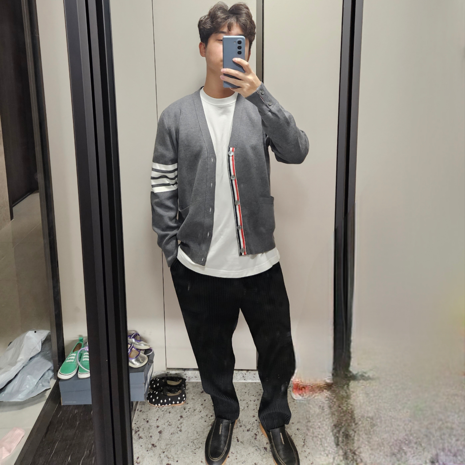 Thom Browne Milano Stitch 4-Bar Cardigan Medium Grey 착용 스타일 - 1