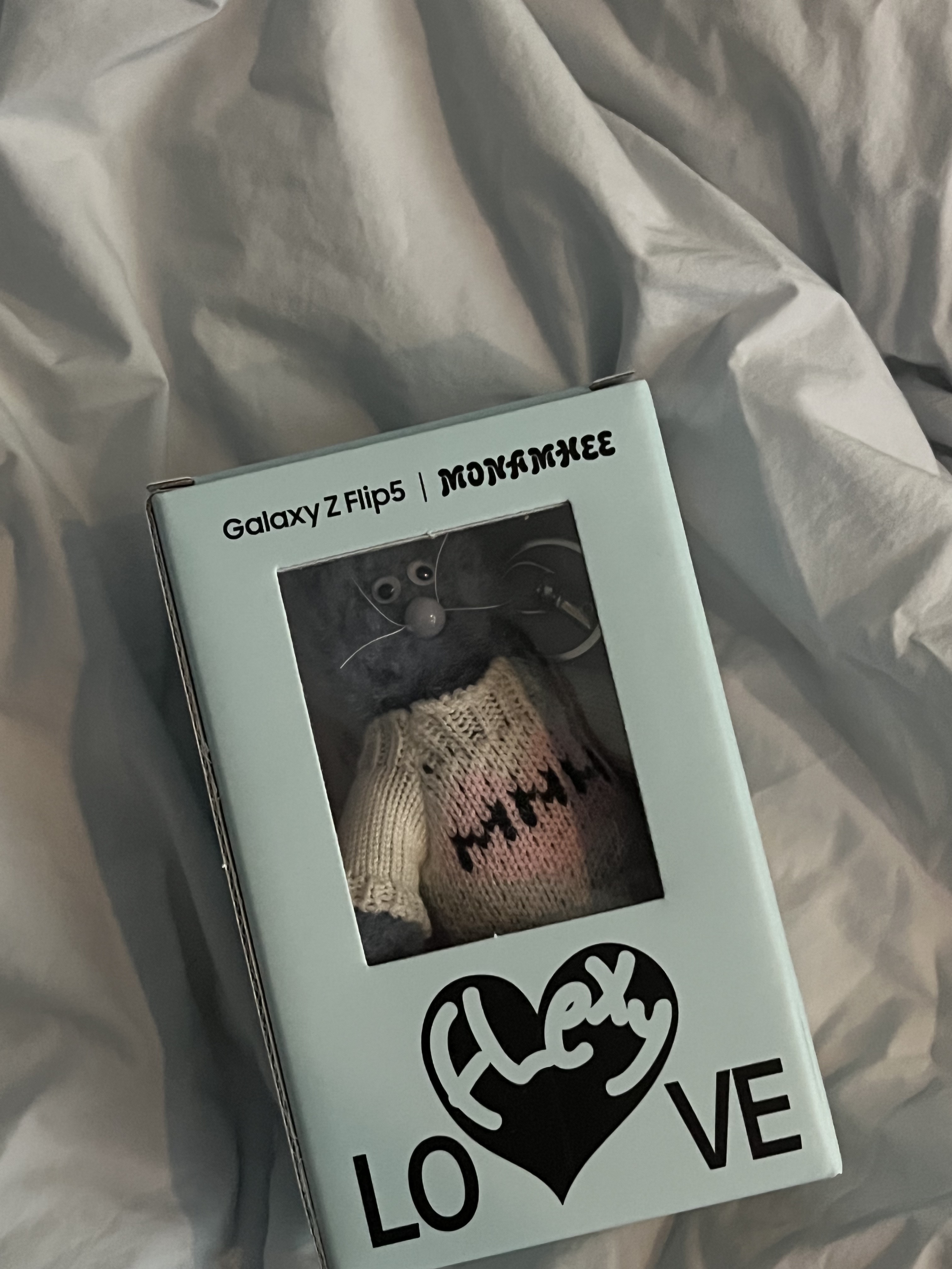 Monamhee Love Flexy Keyring Blue 착용 스타일 - 2