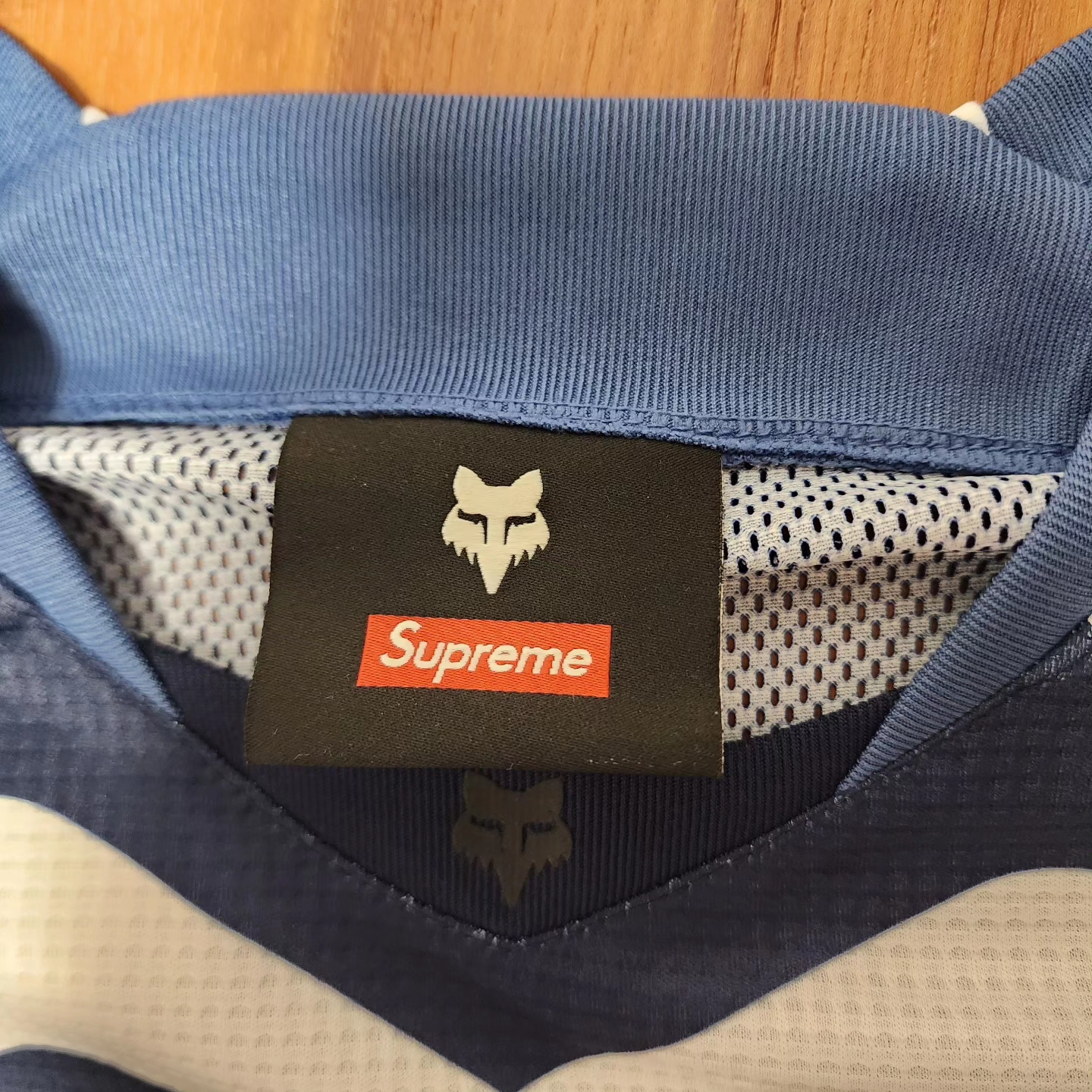 Supreme x Fox Racing Jersey Navy - 23FW 착용 스타일 - 3