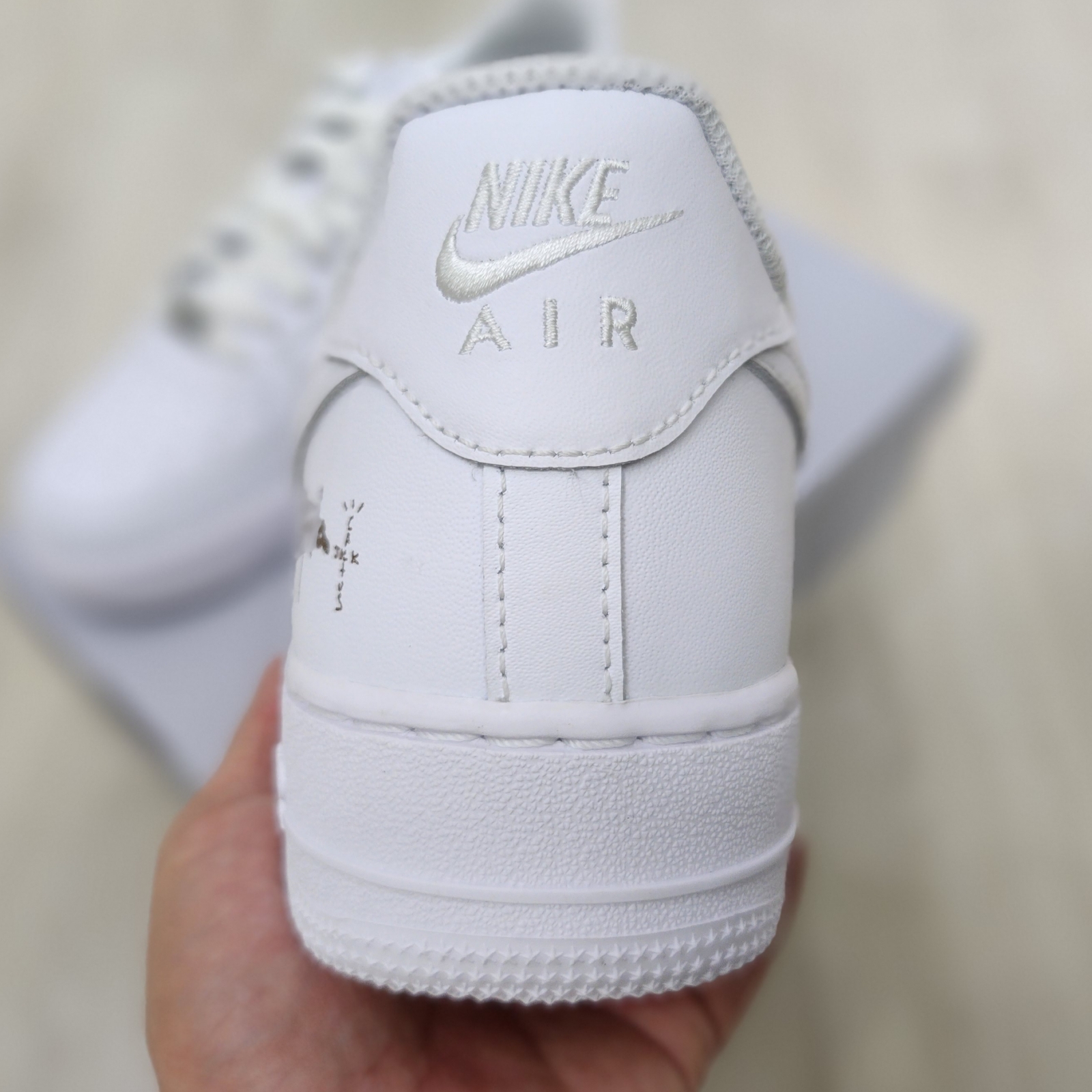 Nike x Travis Scott Air Force 1 '07 Low Cactus Jack Utopia Edition White, (W) Nike x Travis Scott Air Force 1 '07 Low Cactus Jack Utopia Edition White 착용 스타일 - 4
