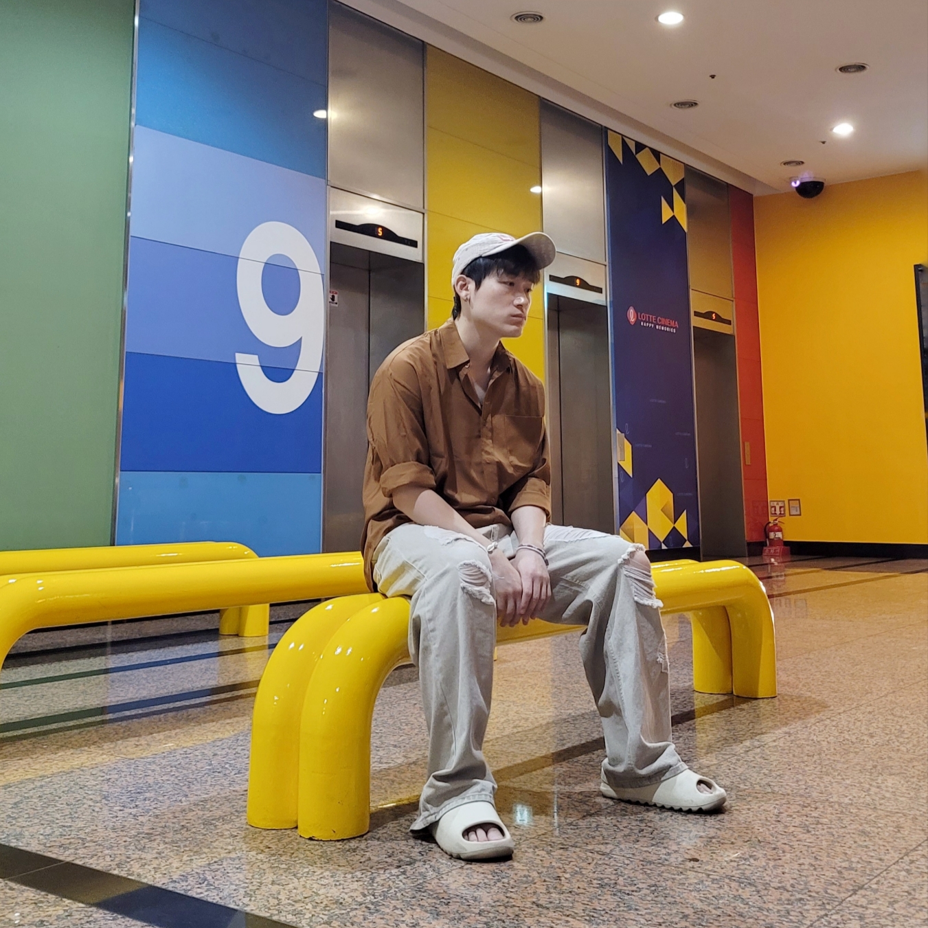 Adidas Yeezy Slide Pure - Re-Release Ver., Supreme Circles Jacquard Denim Camp Cap Brown - 21FW 착용 스타일 - 2