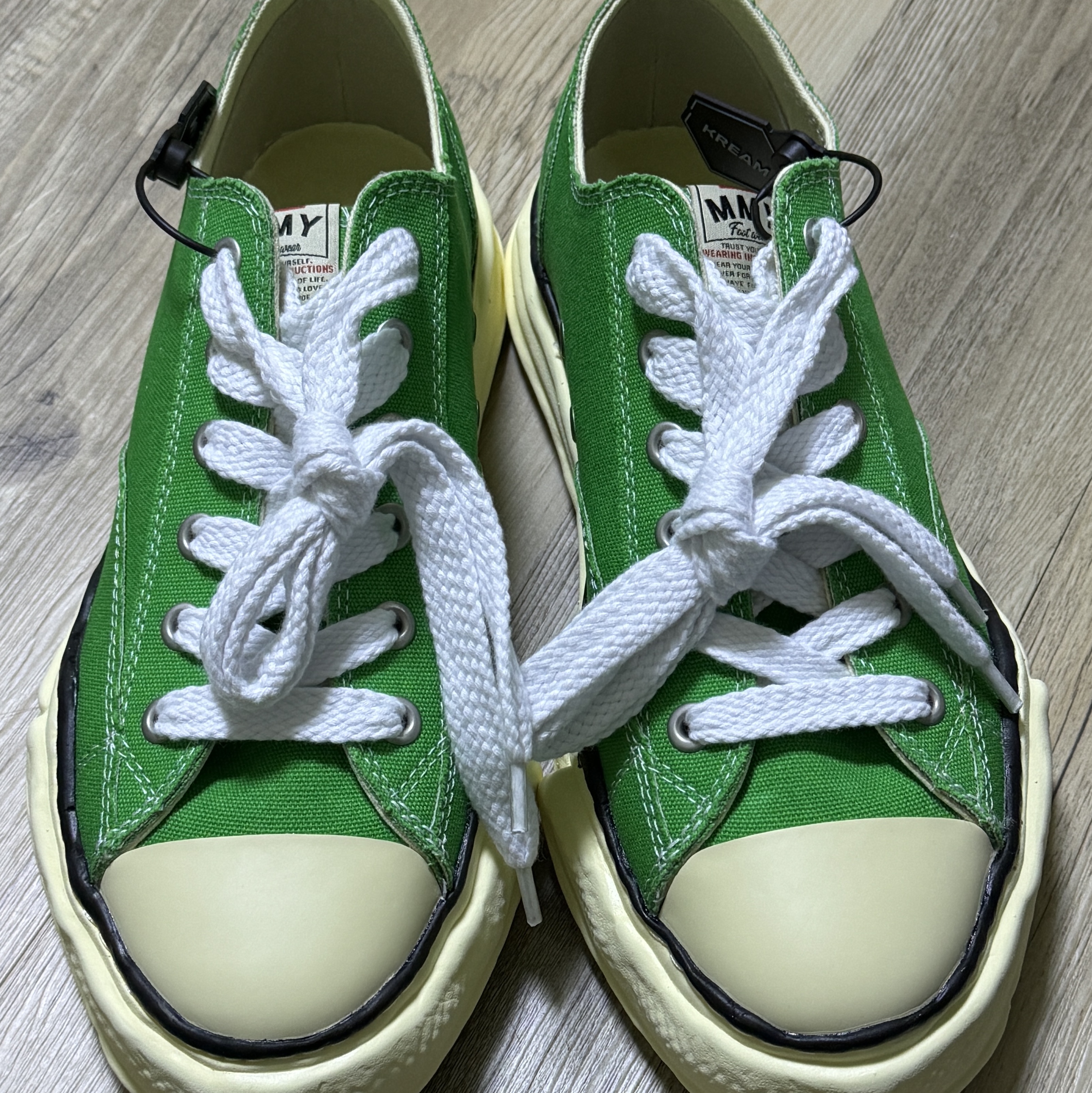 Maison Mihara Yasuhiro Peterson VL OG Sole Canvas Low-top Sneakers Green 착용 스타일 - 2