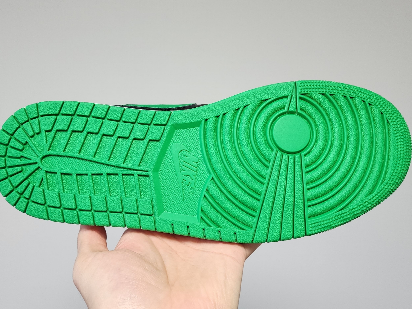 Jordan 1 Low Lucky Green 착용 스타일