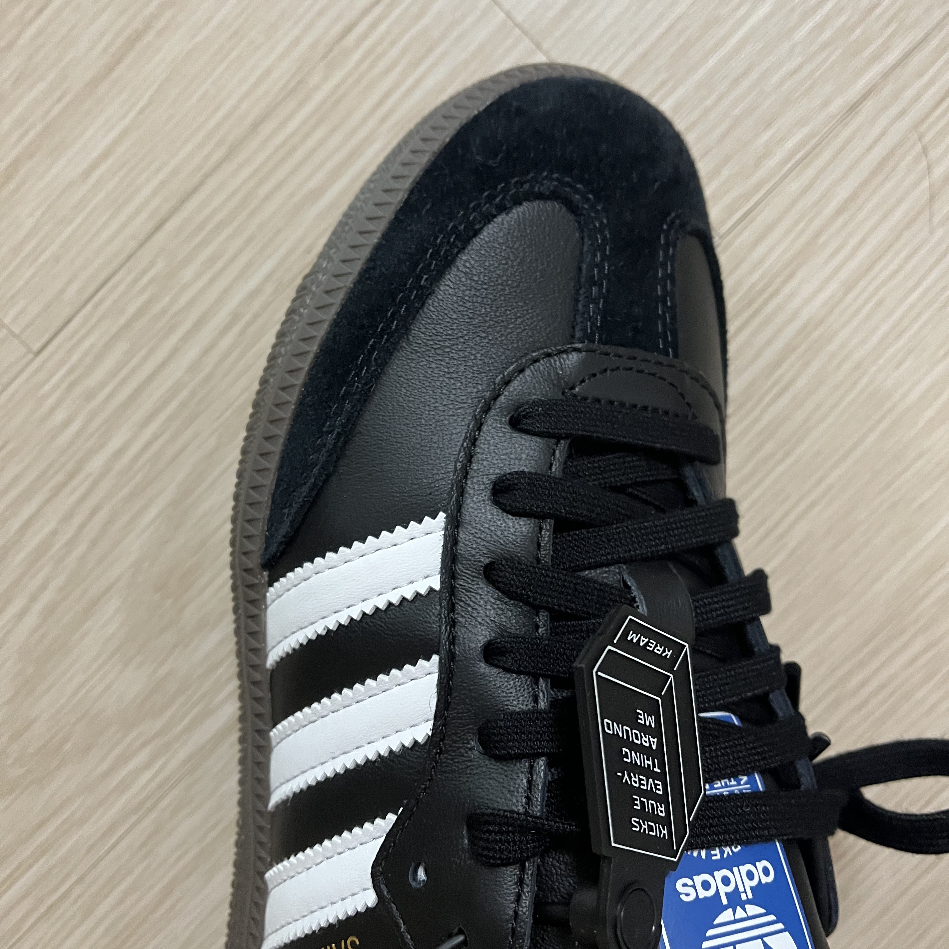 Adidas Samba OG Black White Gum 착용 스타일