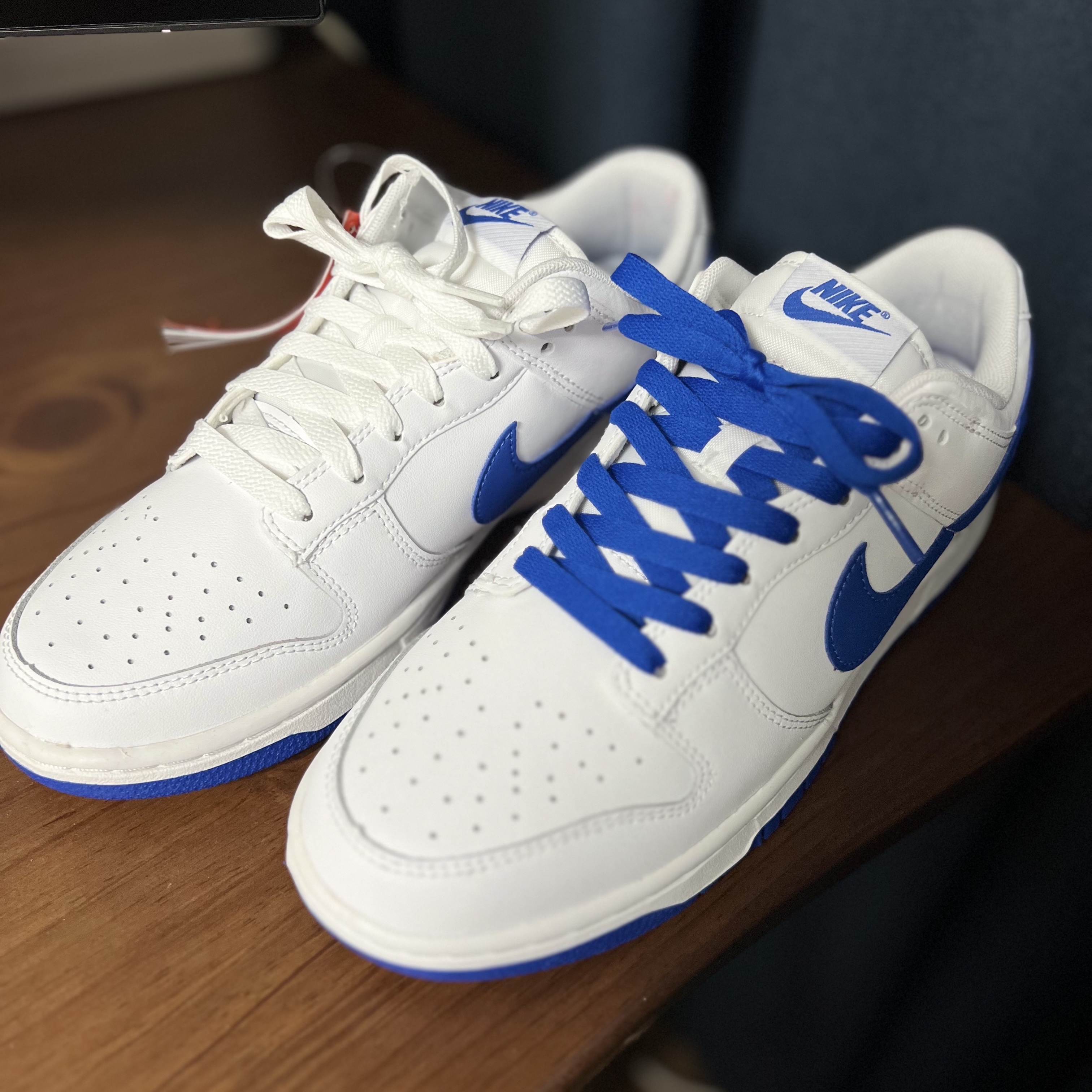 Nike Dunk Low Retro White Hyper Royal 착용 스타일