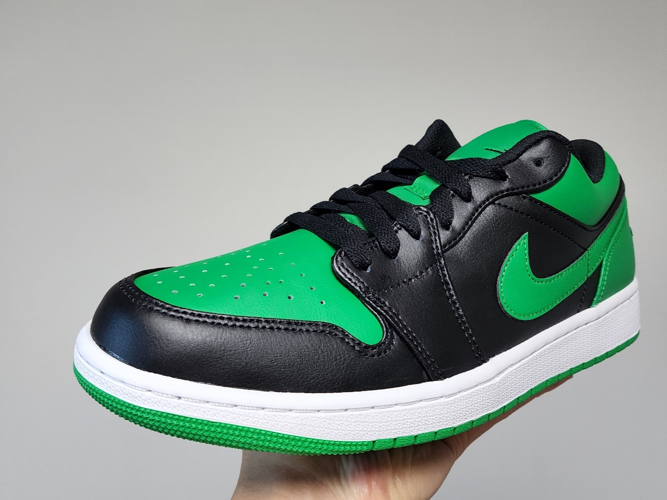 Jordan 1 Low Lucky Green 착용 스타일