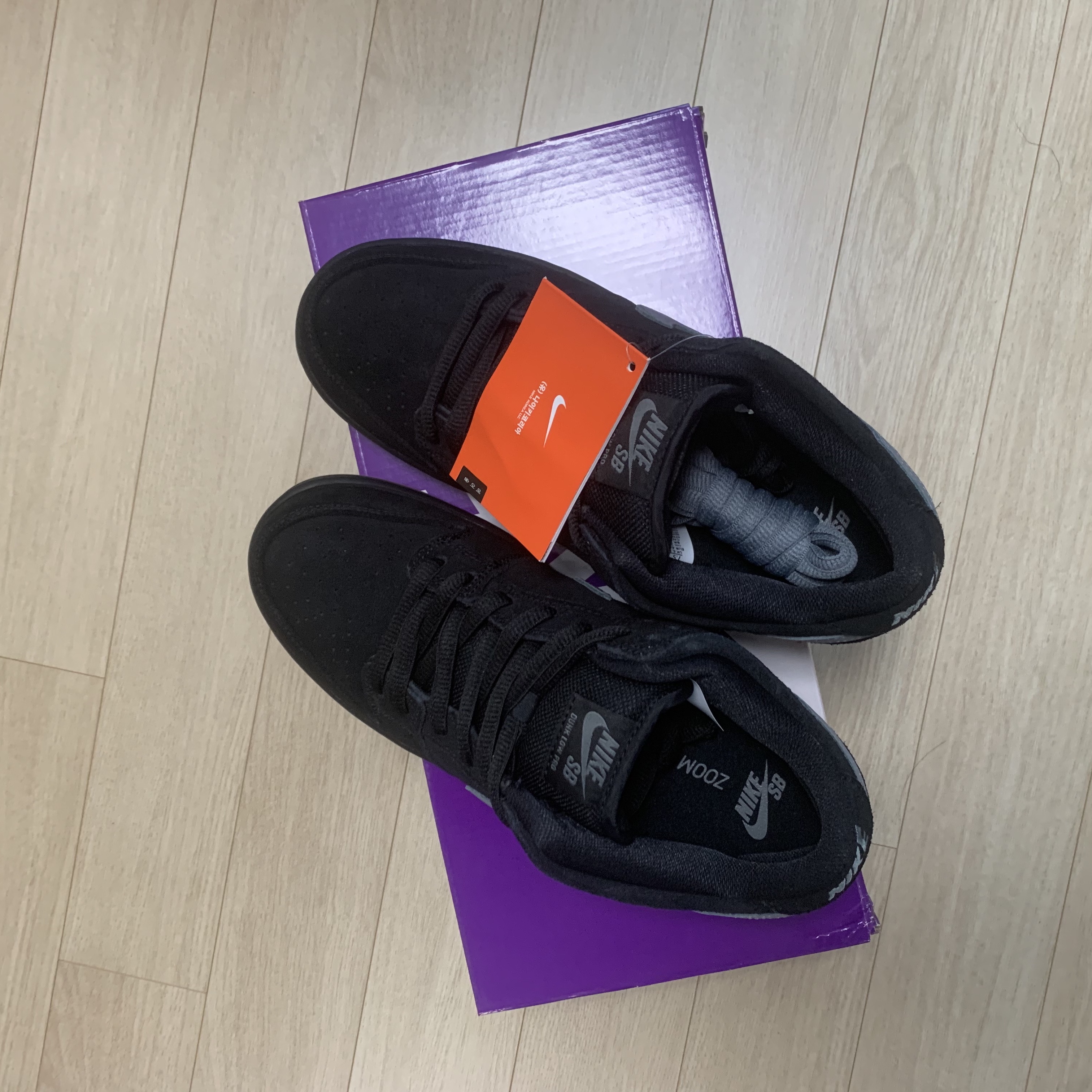 Nike SB Dunk Low Pro Black Cool Grey 착용 스타일 - 3