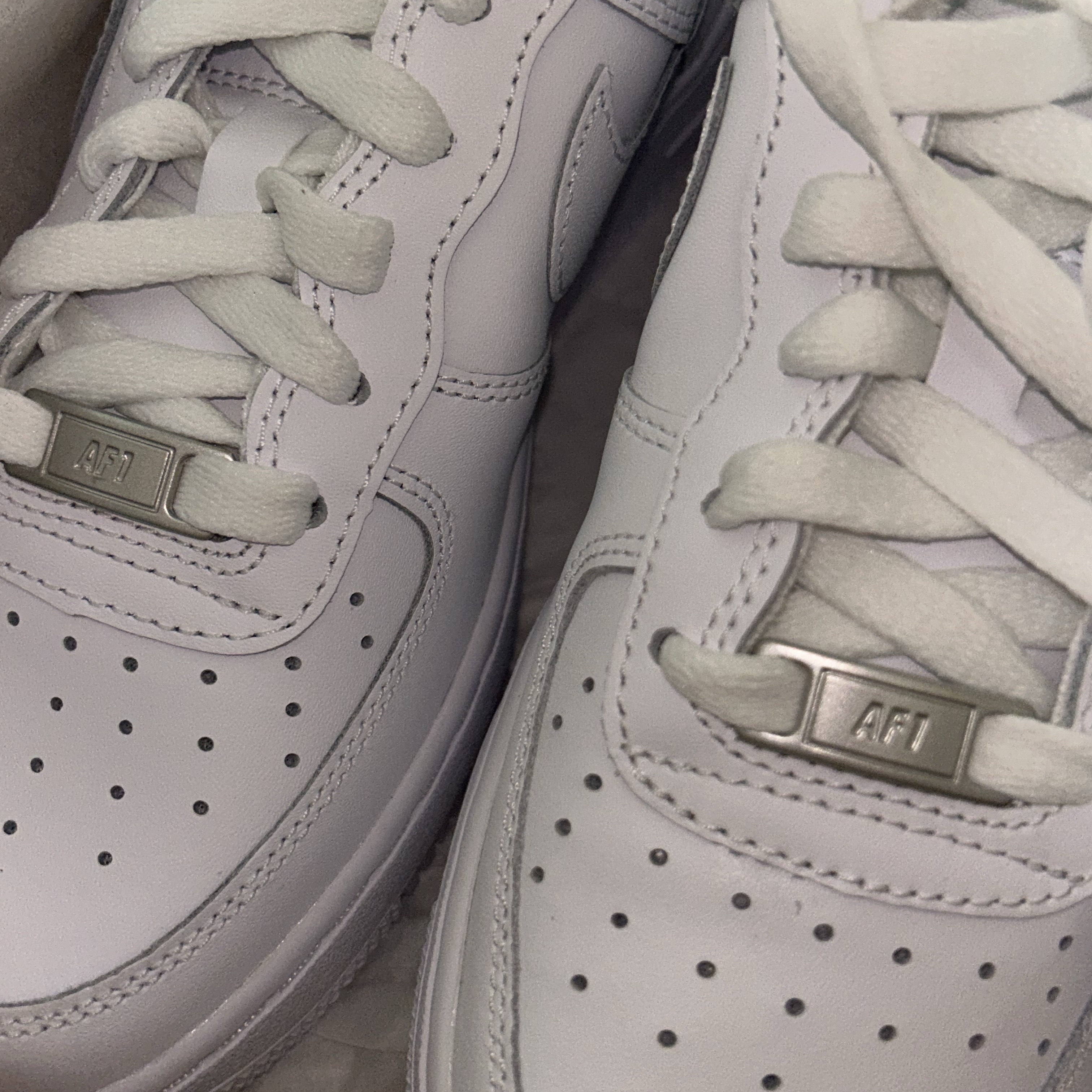 (GS) Nike Air Force 1 LE White 착용 스타일