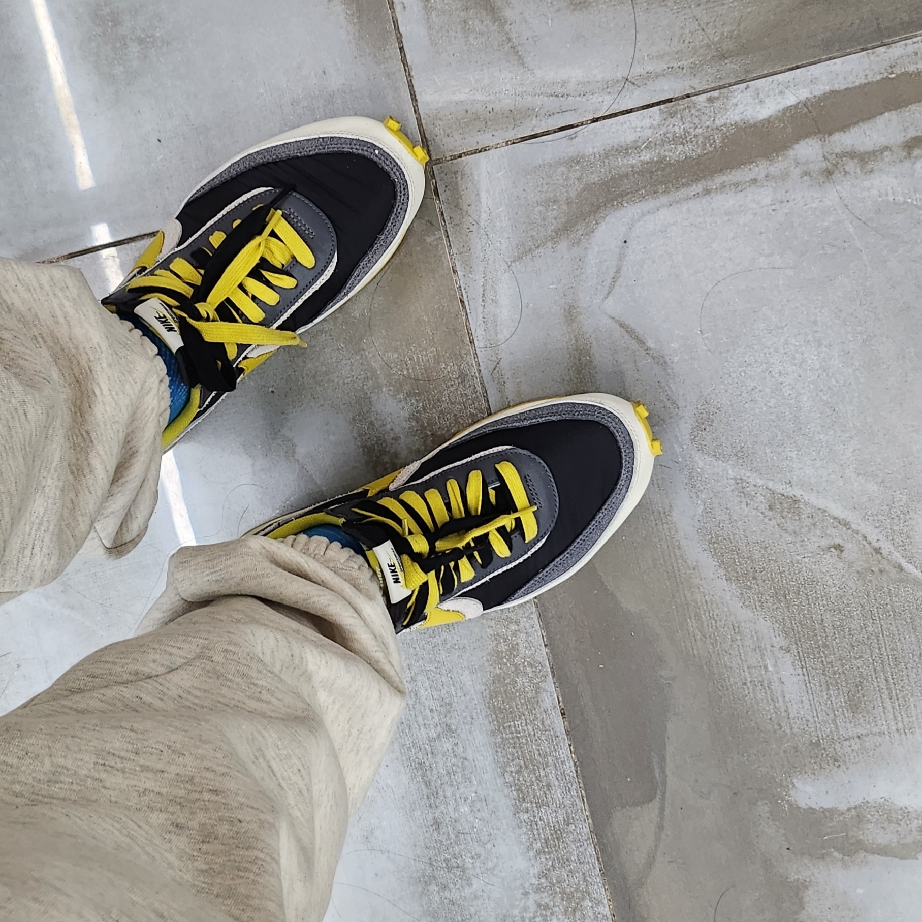 Nike x Sacai x Undercover LDWaffle Black Bright Citron 착용 스타일 - 1