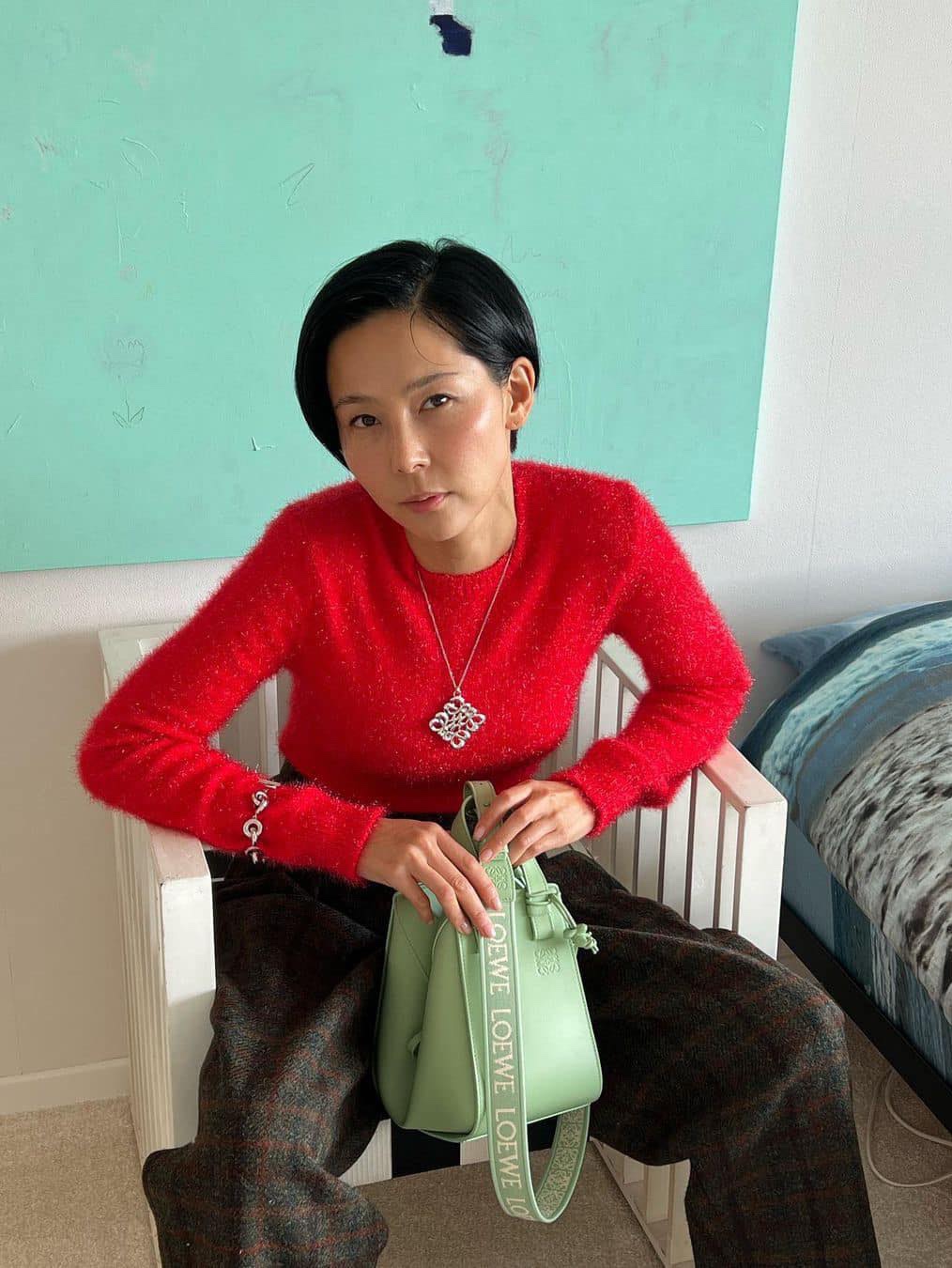 (W) Vivienne Westwood Giulia High Neck Knit Red, Celine Crew Neck Triomphe Sweater in Cashmere Wool Red White 착용 스타일 - 6