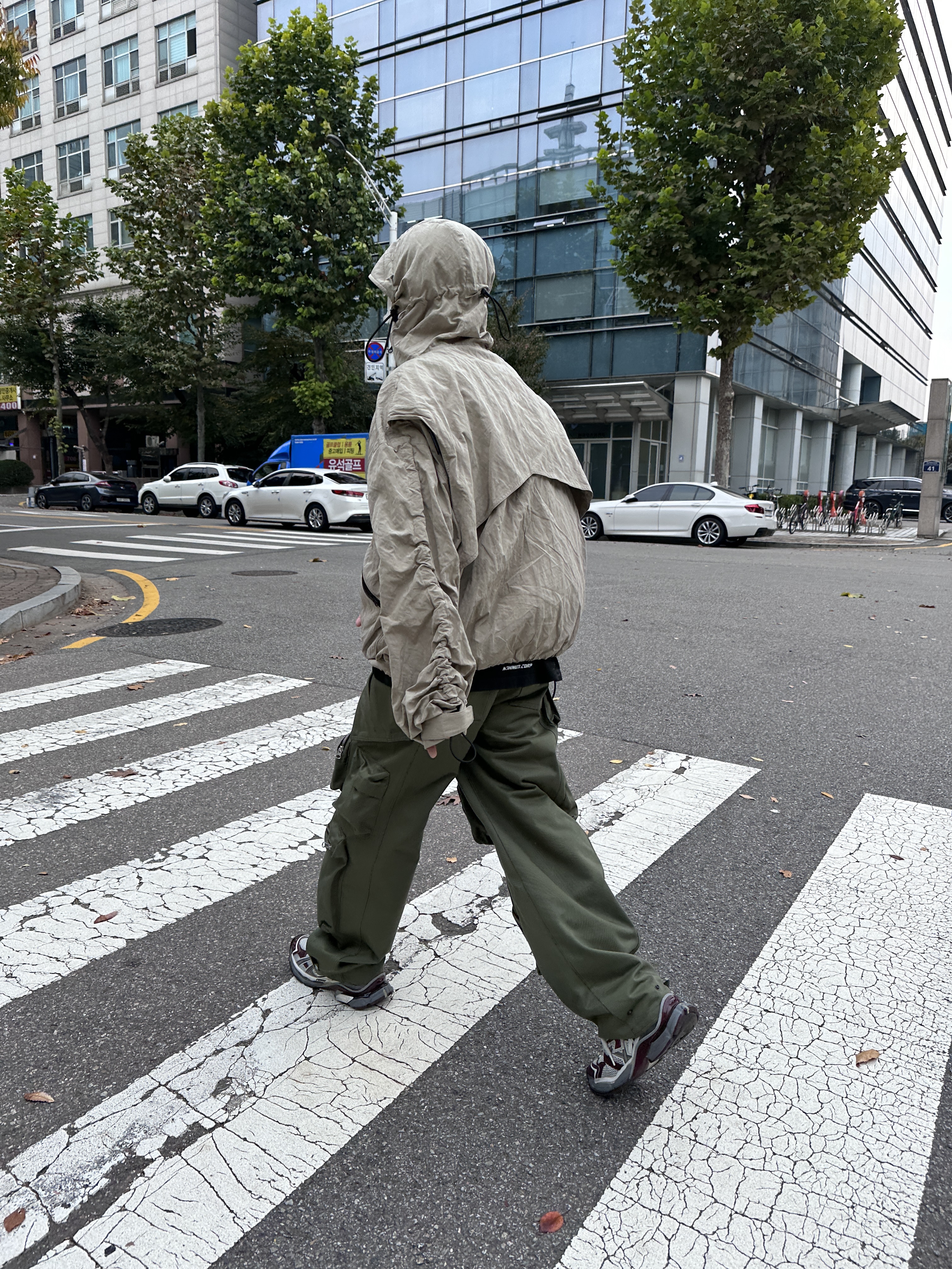 Nonnod Mechanic Cargo Pants Khaki 착용 스타일 - 4