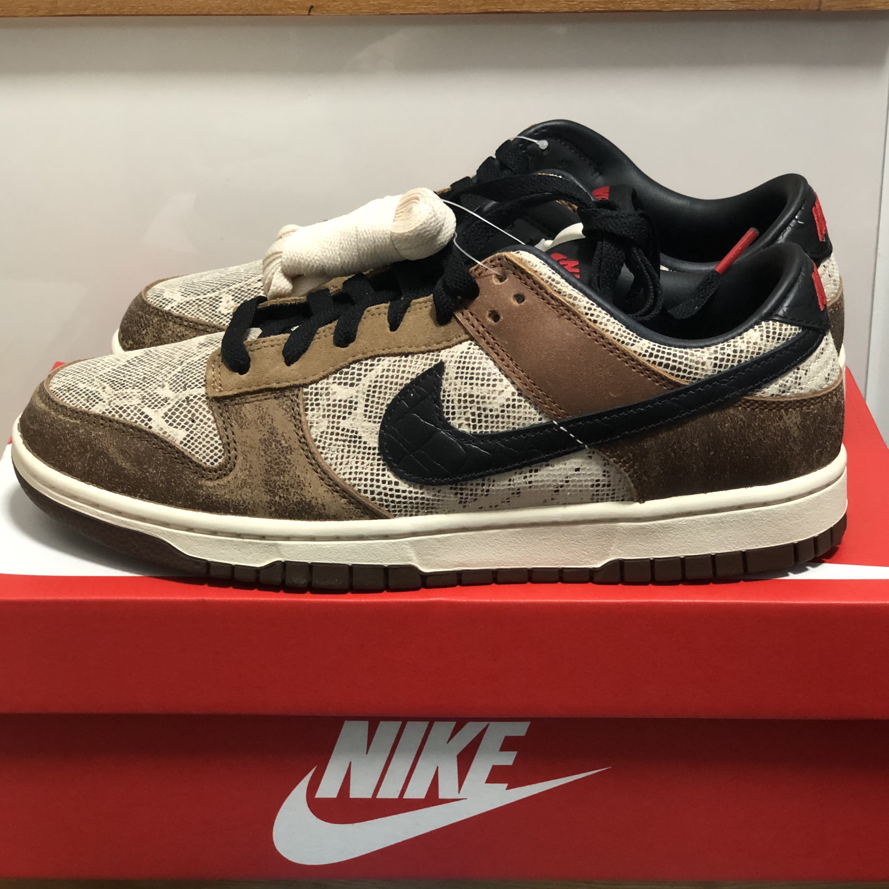 Nike Dunk Low PRM Head to Head 착용 스타일