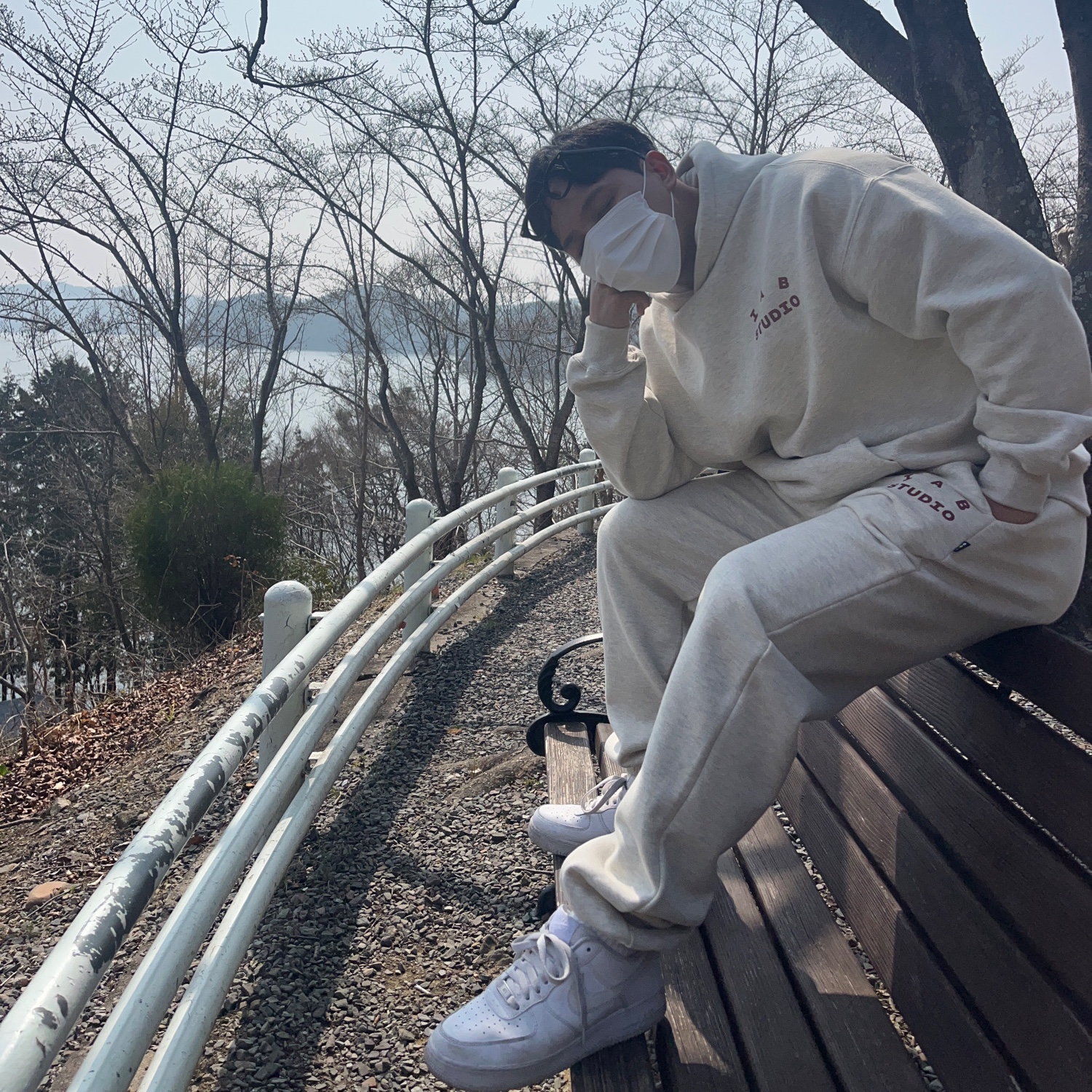 IAB Studio Hoodie Oatmeal Burgundy, IAB Studio Sweatpants Oatmeal Burgundy - 22SS 착용 스타일