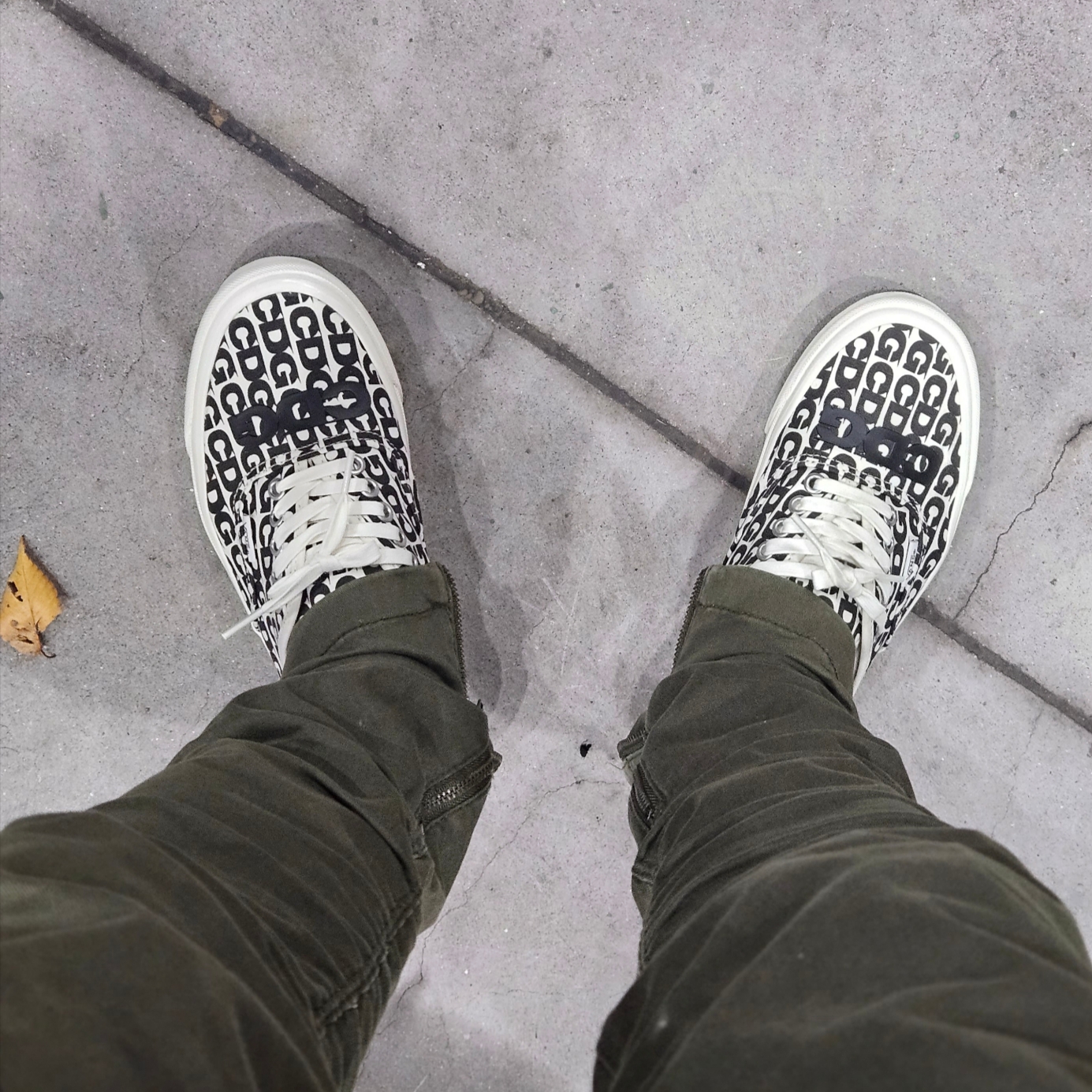 Vans Vault x CDG OG Authentic LX White Black 착용 스타일