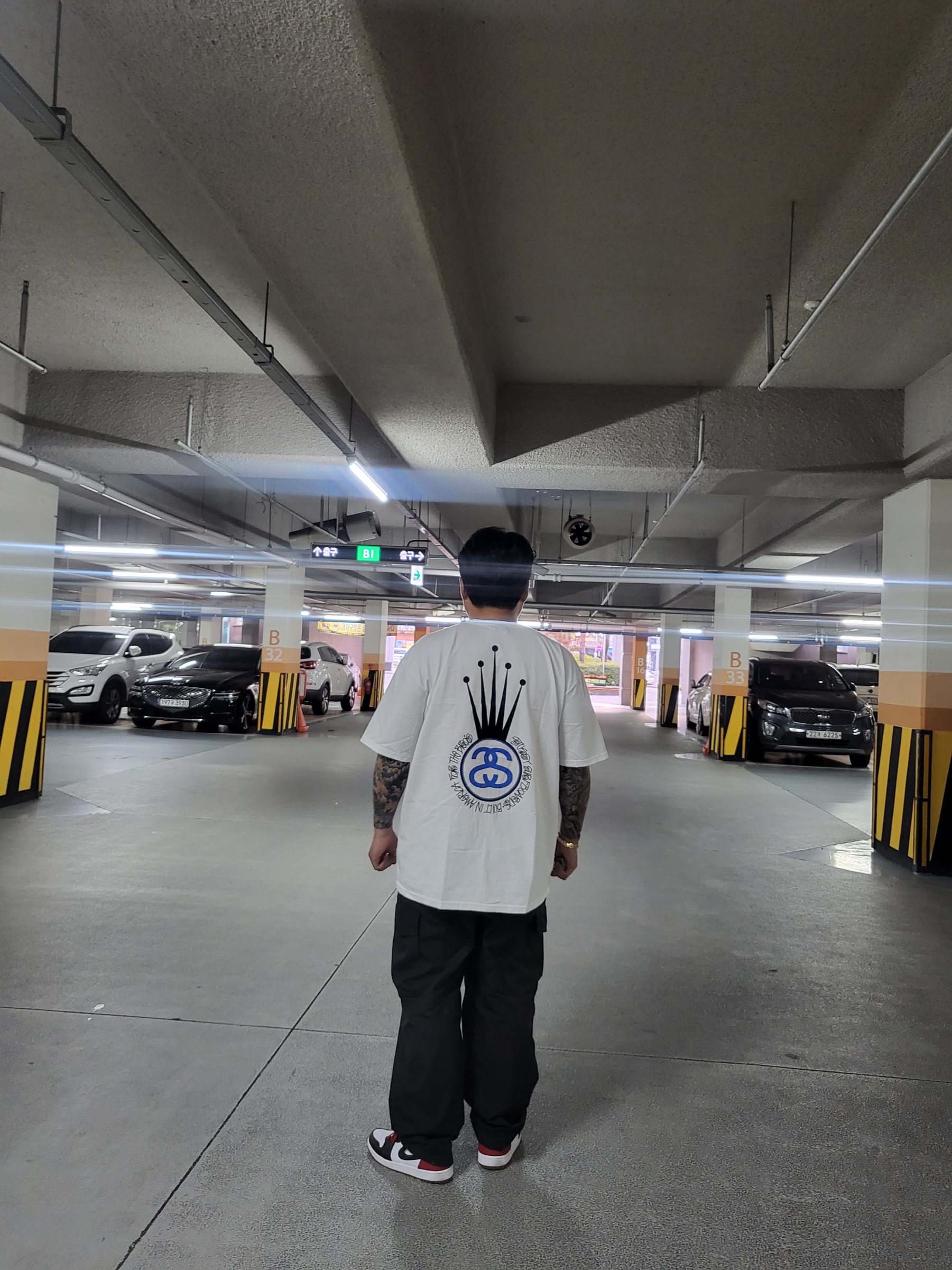 Stussy Crown Link T-Shirt White 착용 스타일