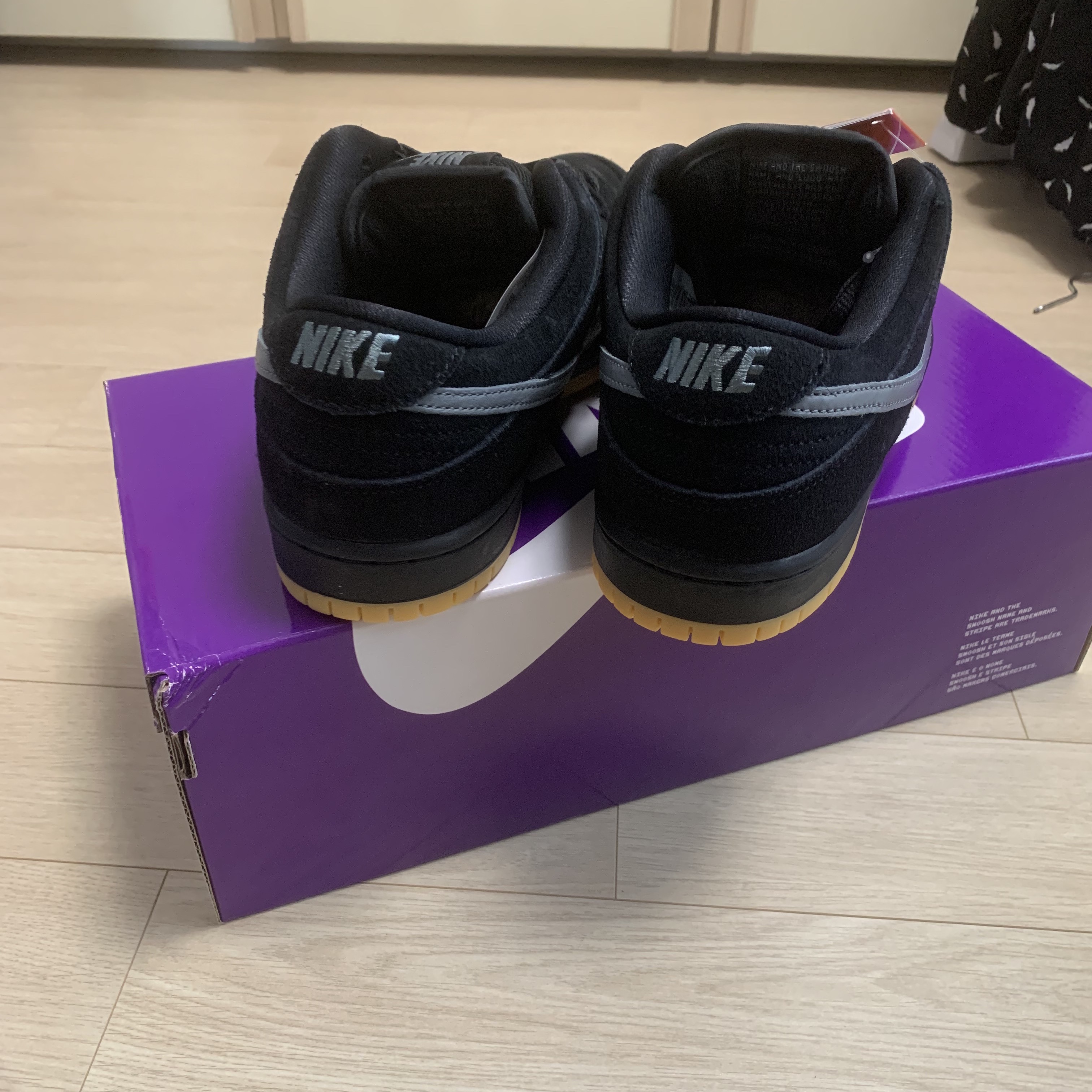 Nike SB Dunk Low Pro Black Cool Grey 착용 스타일 - 4