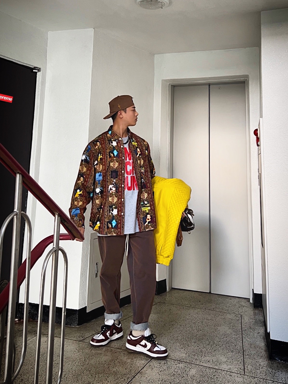 Supreme Woven Leather Varsity Jacket Yellow - 23FW, Supreme Mark Leckey Hardcore Printed Corduroy Shirt Multicolor - 23FW 착용 스타일 - 6