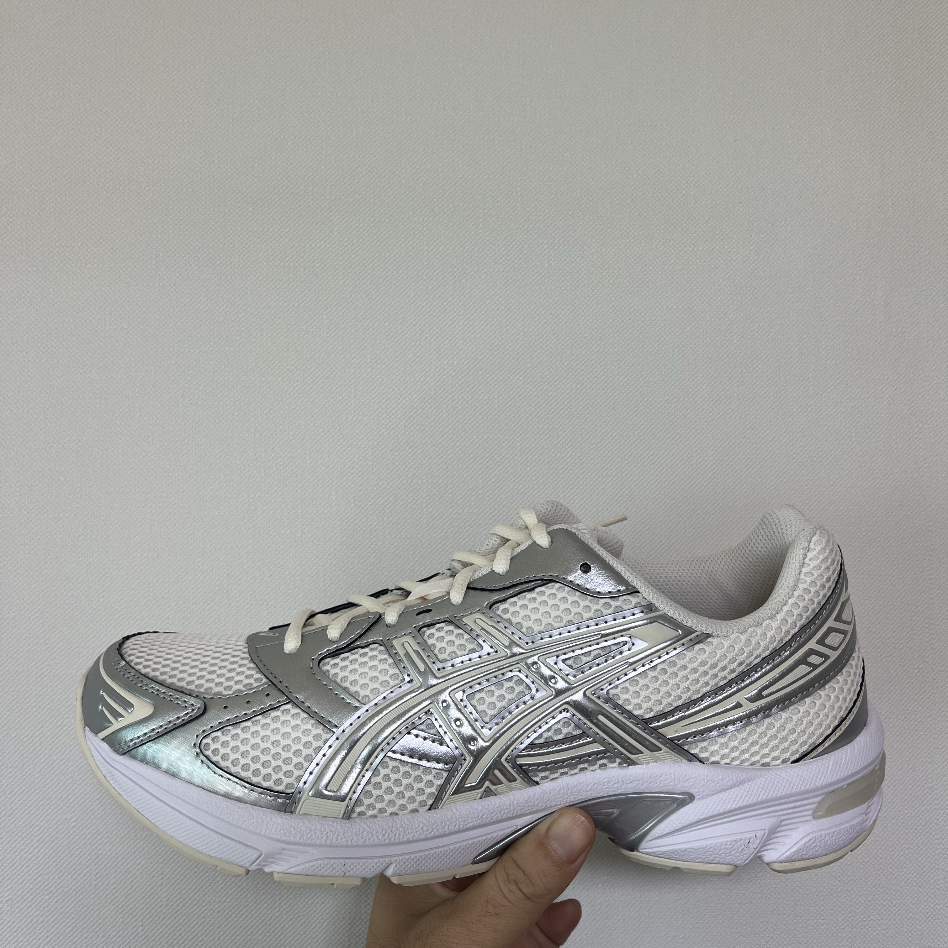 (W) Asics Gel-1130 Cream Pure Silver 착용 스타일 - 1