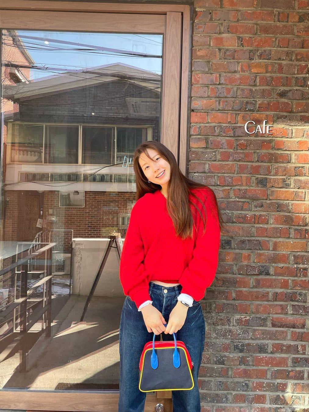 (W) Vivienne Westwood Giulia High Neck Knit Red, Celine Crew Neck Triomphe Sweater in Cashmere Wool Red White 착용 스타일 - 8