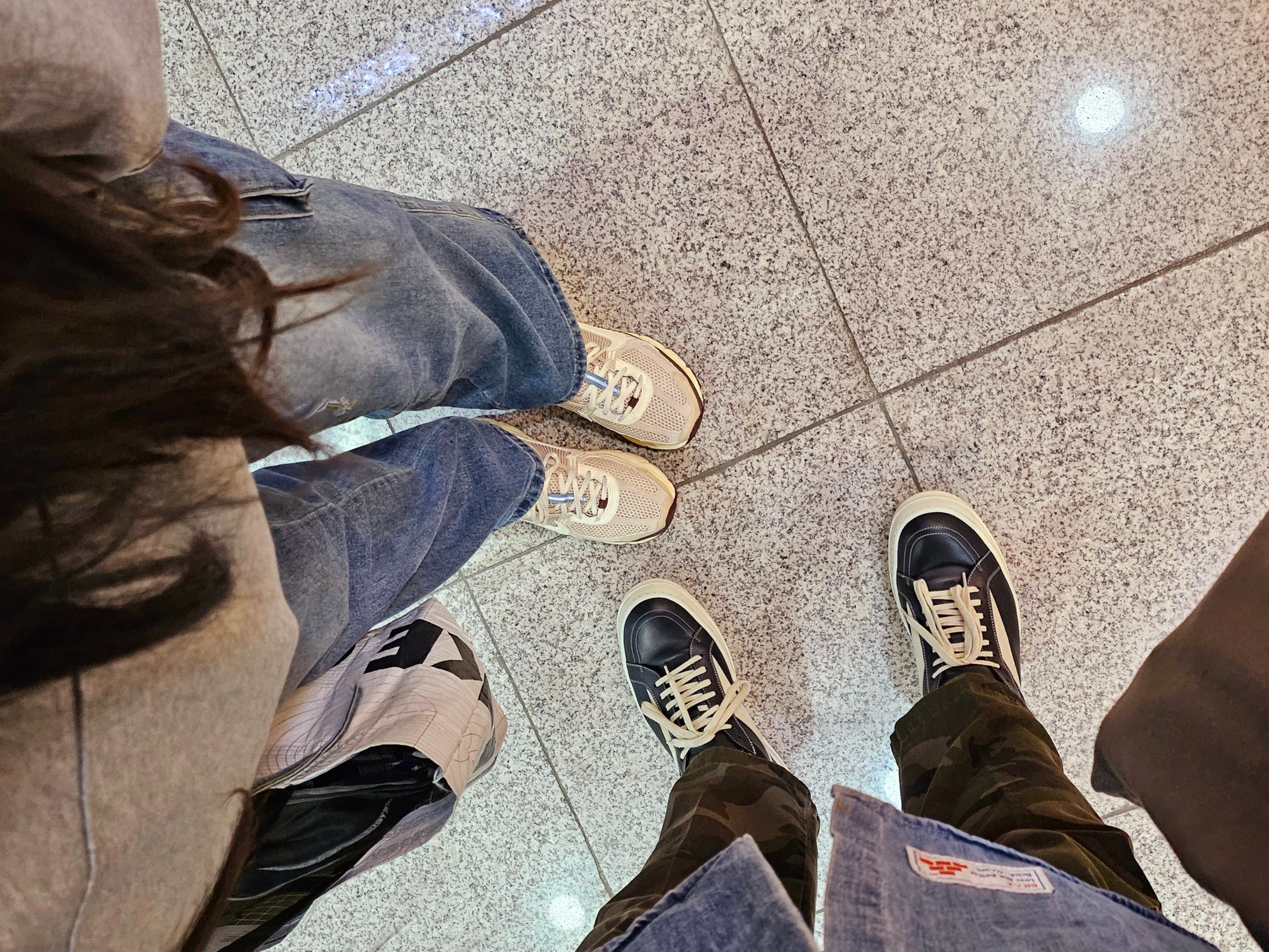 (W) Nike Zoom Vomero 5 Oatmeal, Rick Owens Luxor Vintage Sneakers Black Milk 착용 스타일