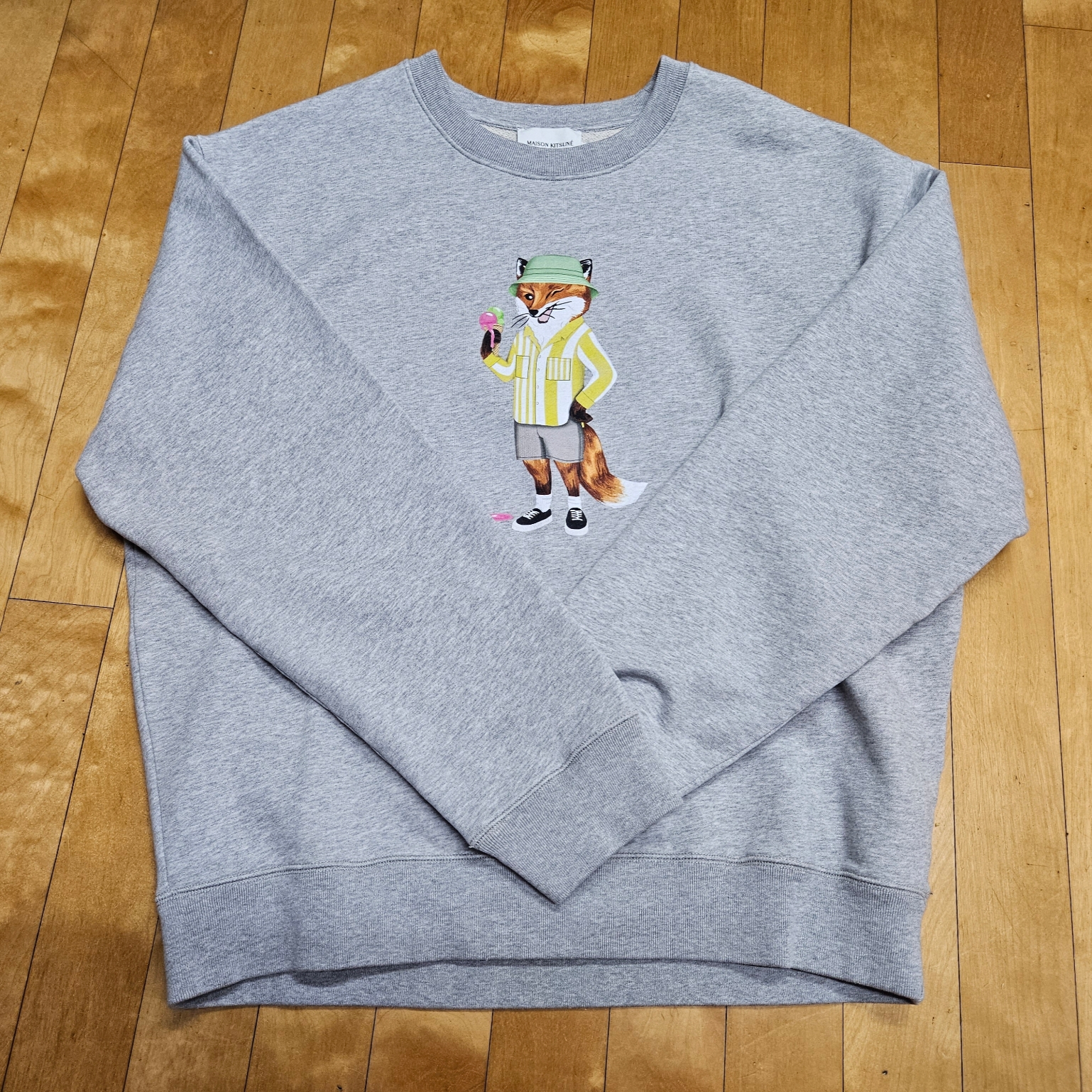Maison Kitsune Dressed Fox Comfort Sweatshirt Light Grey Melange 착용 스타일