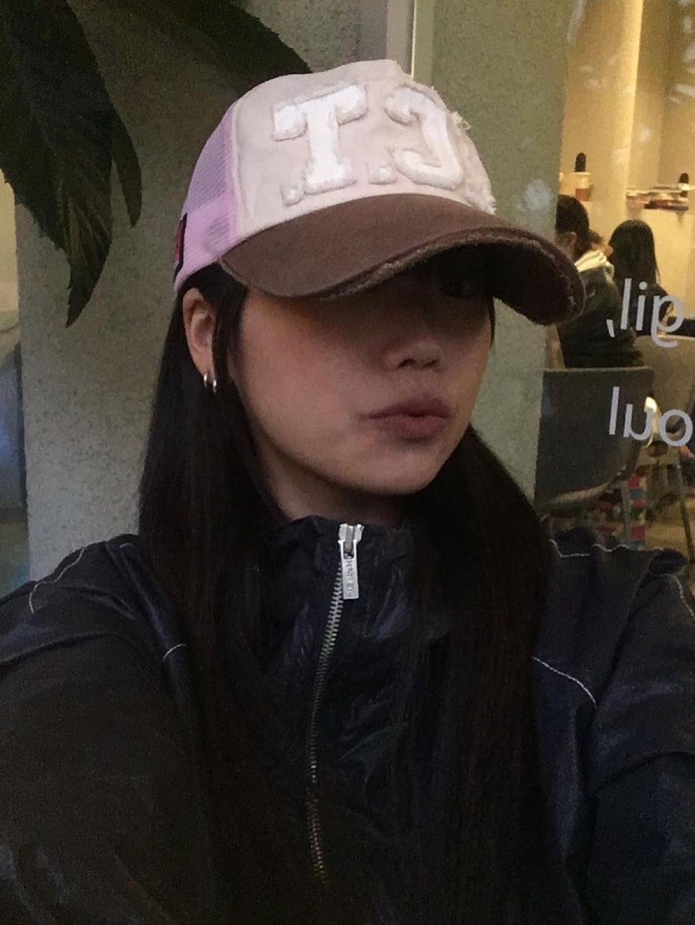 Icyto I.C.T Trucker Cap Ivory Brown, Icyto I.C.T. Trucker Cap Charcoal 착용 스타일 - 2