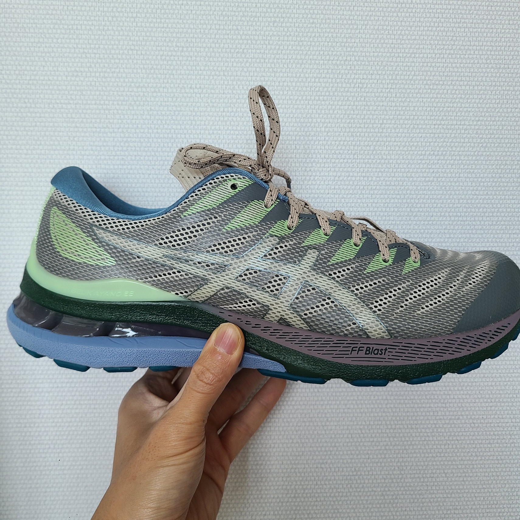 (W) Asics FN3-S Gel-Kayano 28 Gargoyle Fog 착용 스타일