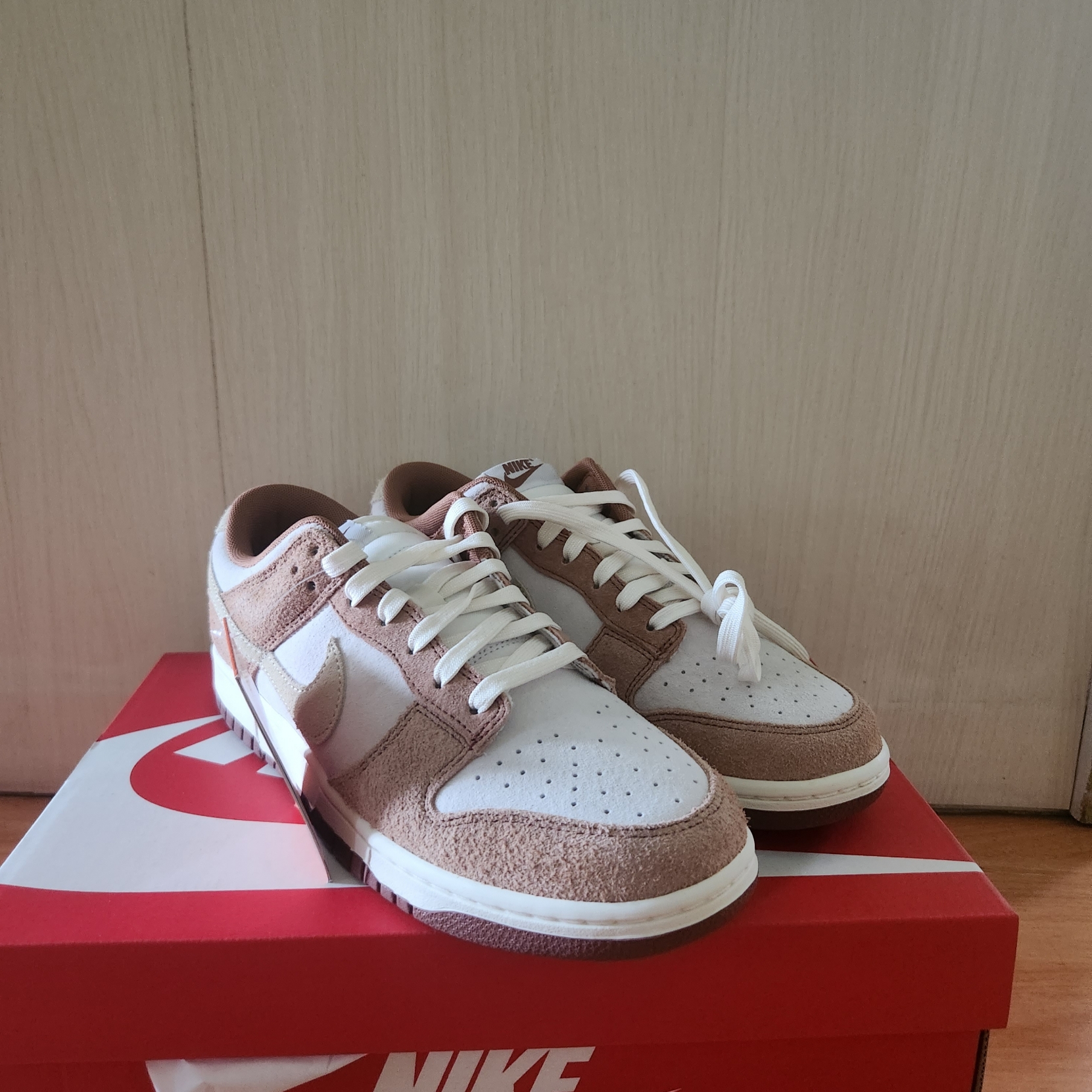 Nike Dunk Low Pro Premium Medium Curry 착용 스타일