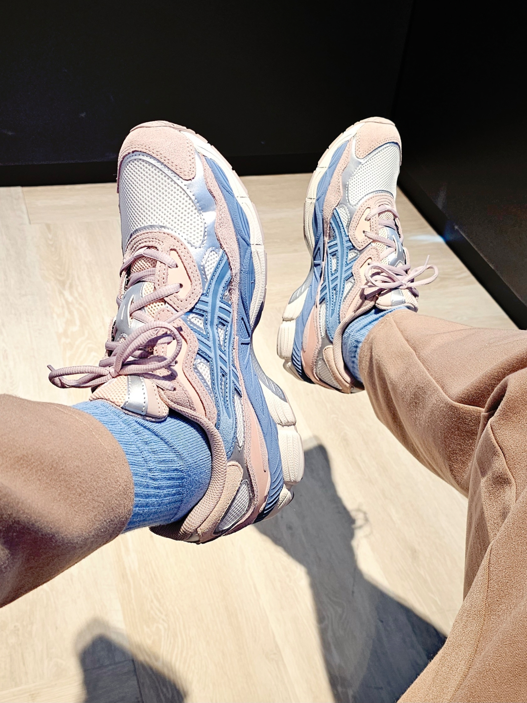 (W) Asics Gel-NYC Cream Grey Floss 착용 스타일 - 2
