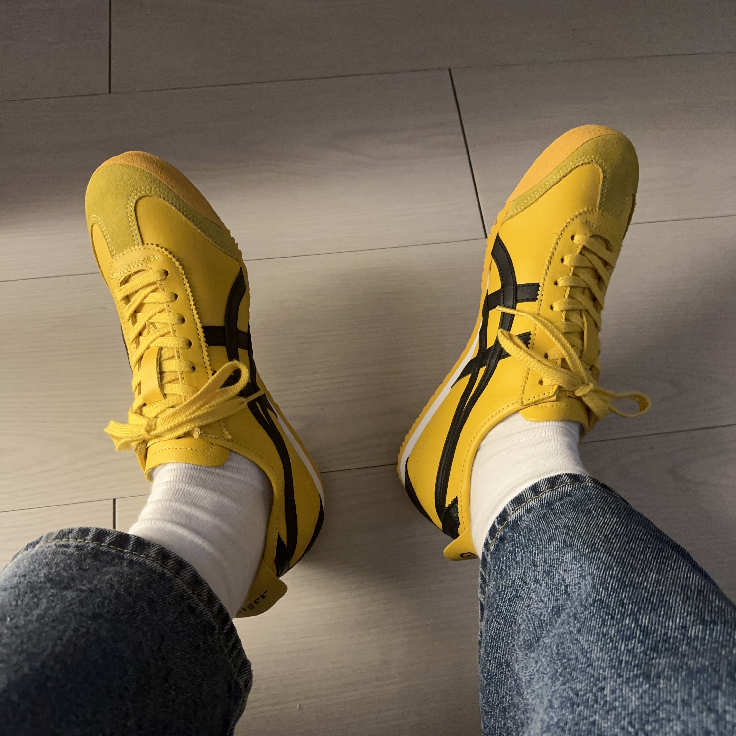 Onitsuka Tiger Mexico 66 Yellow Black 착용 스타일