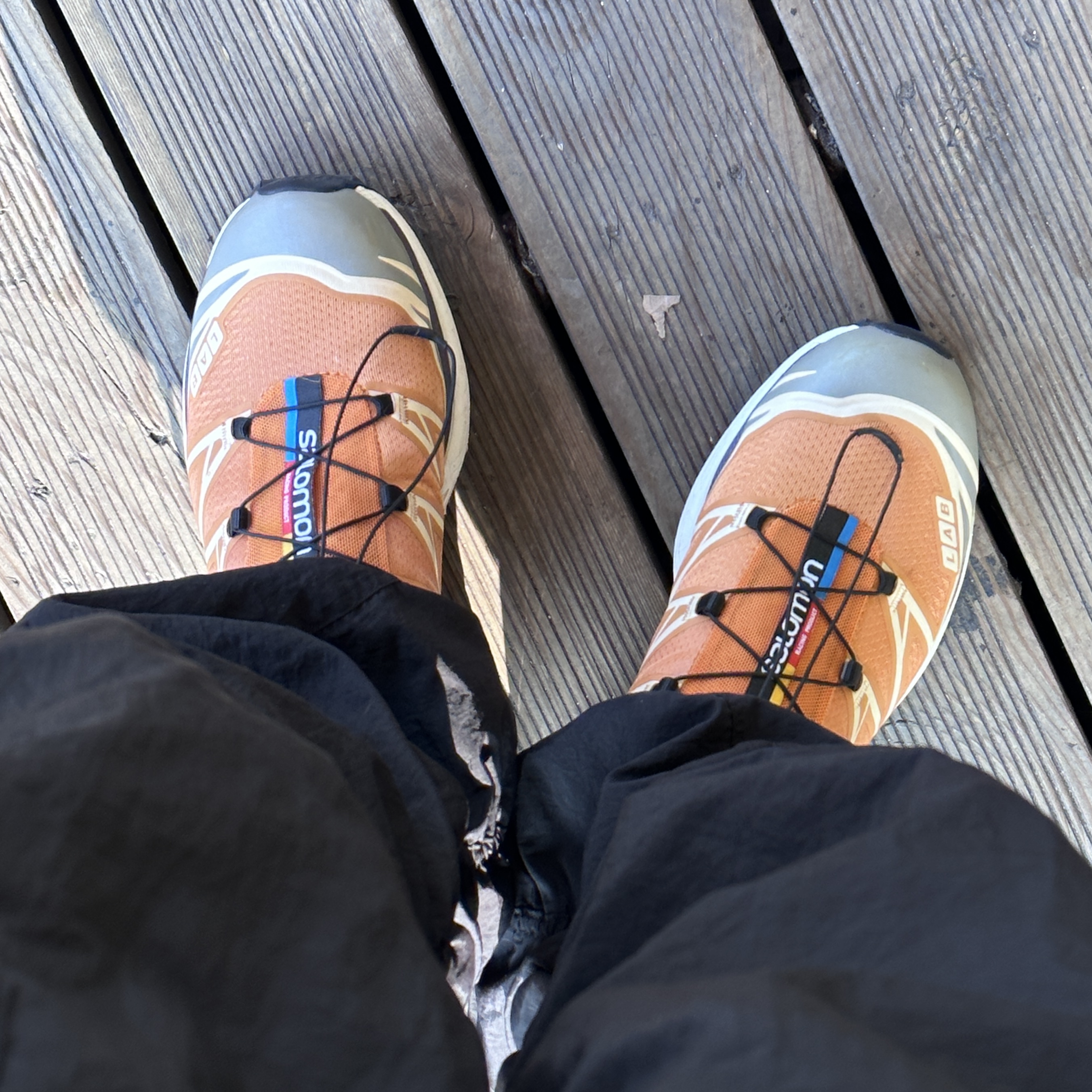 Salomon XT-6 Apricot Buff 착용 스타일