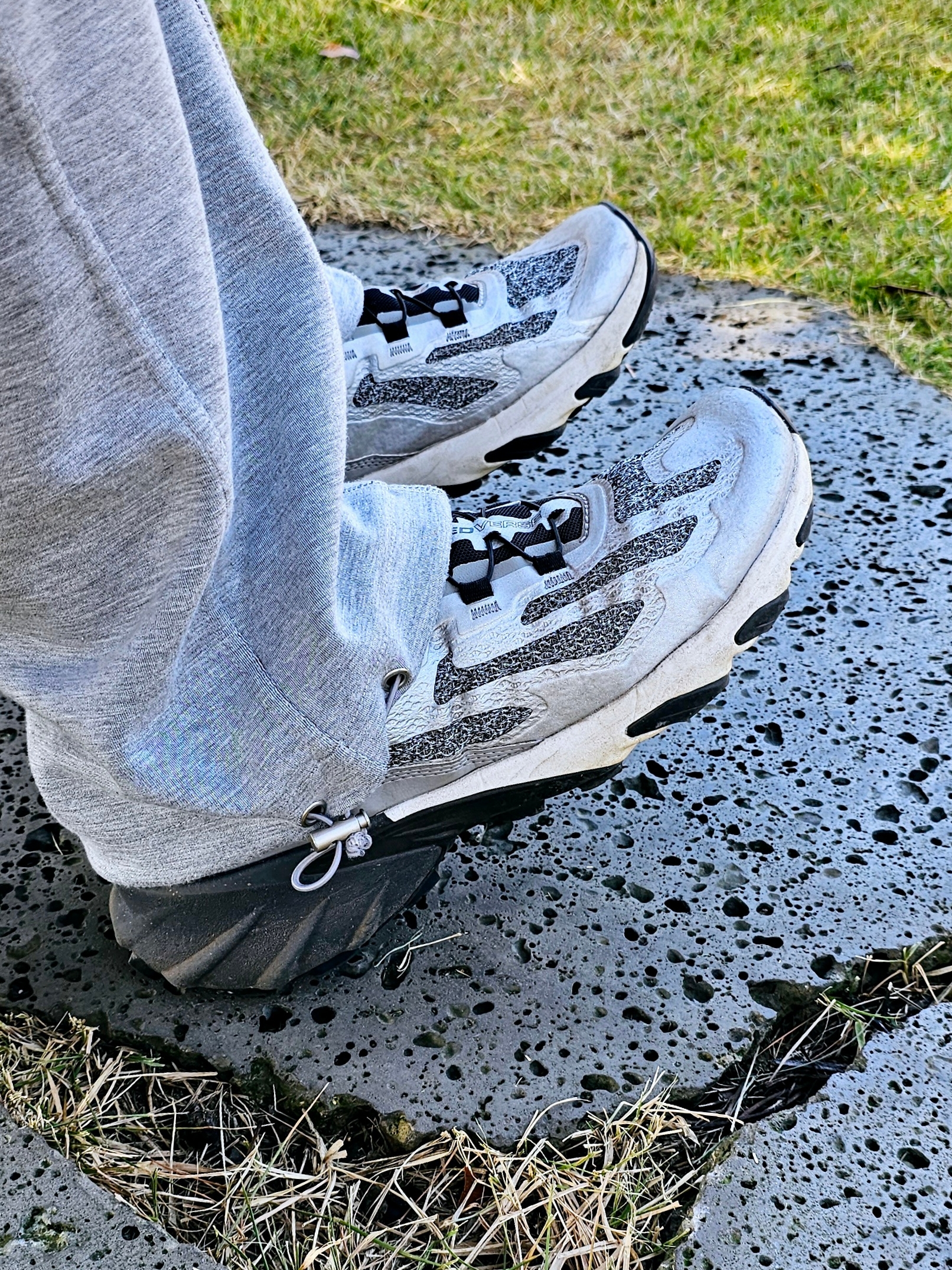 Salomon Speedverse PRG Silver Frost Grey Lunar Rock 착용 스타일 - 5