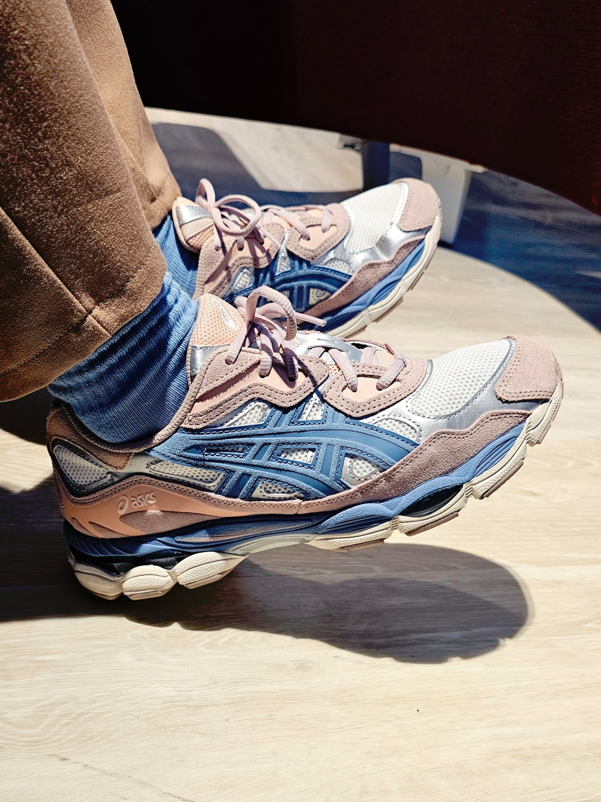 (W) Asics Gel-NYC Cream Grey Floss 착용 스타일 - 4