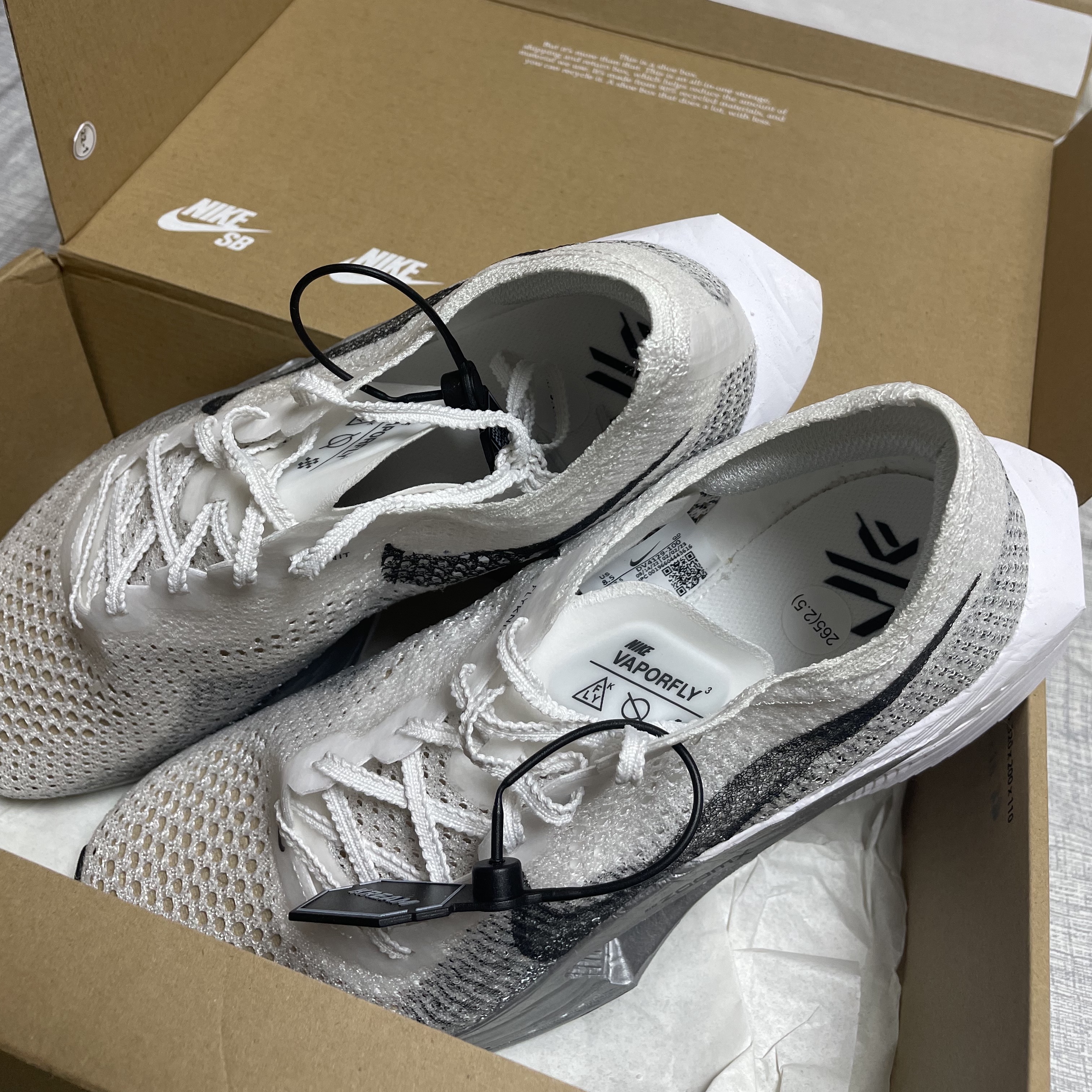 Nike ZoomX Vaporfly Next% 3 White Grey 착용 스타일