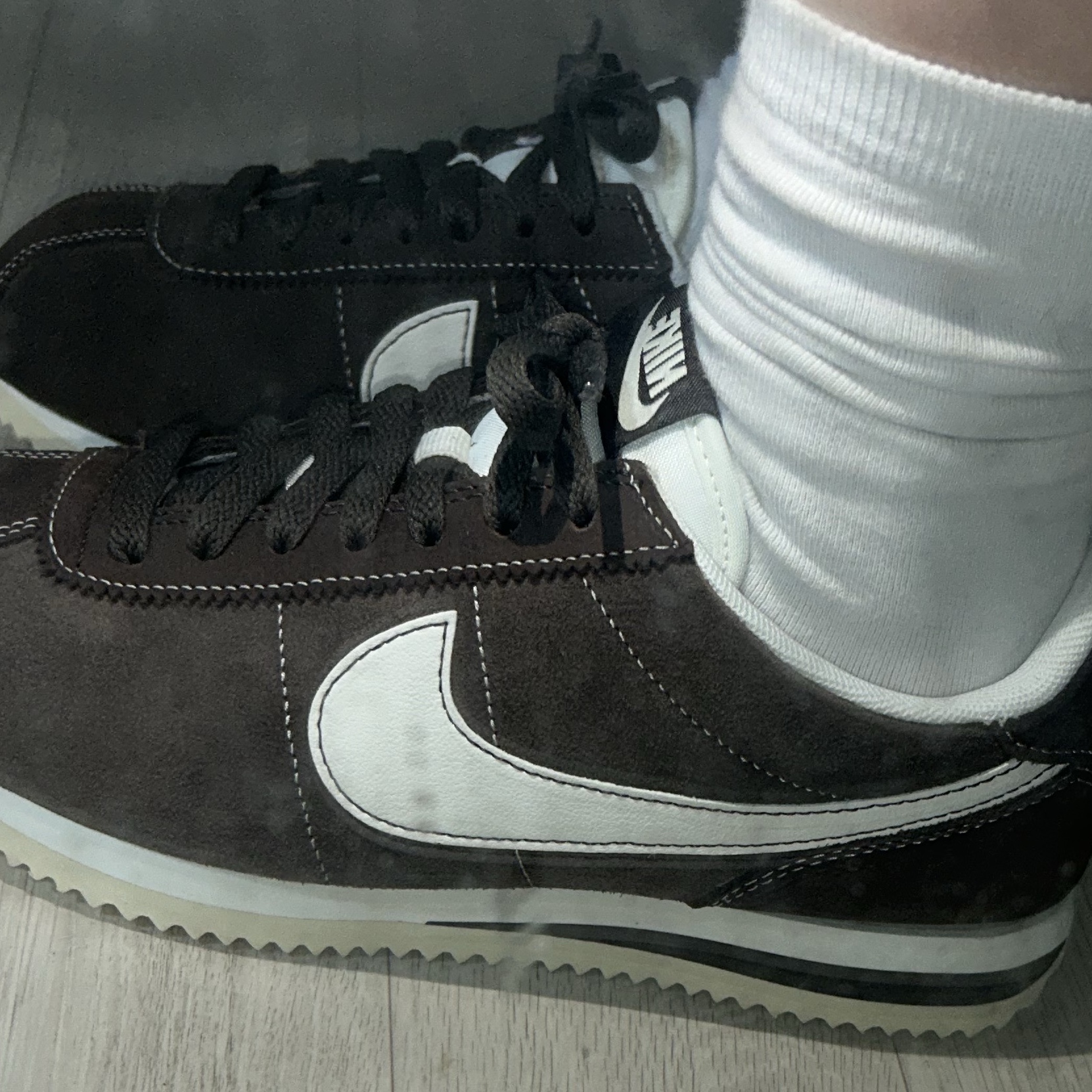 Nike Cortez SE Hangul Day Baroque Brown Sail 착용 스타일 - 2