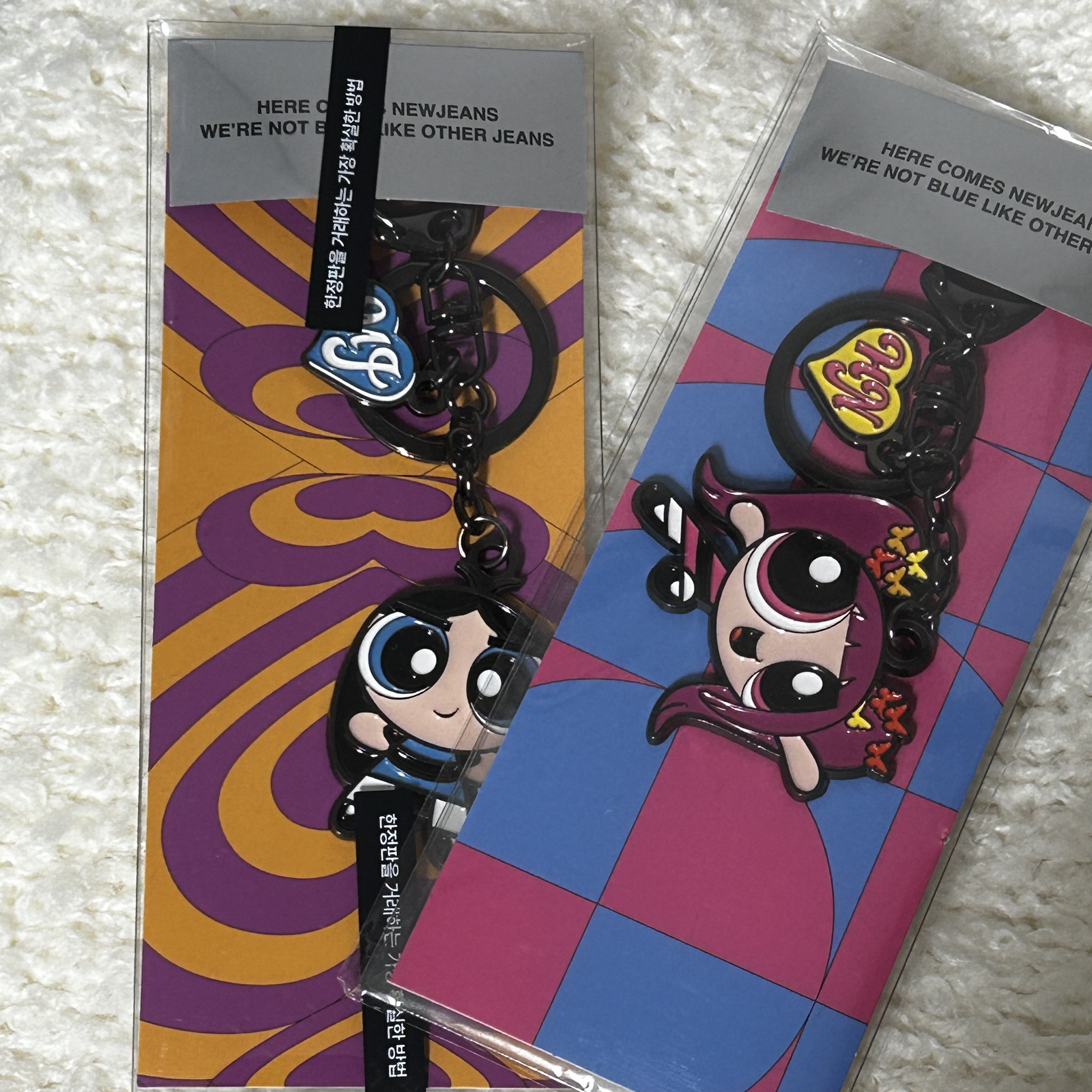 NewJeans x The Powerpuff Girls Metal Keyring Minji, NewJeans x The Powerpuff Girls Metal Keyring Hanni 착용 스타일