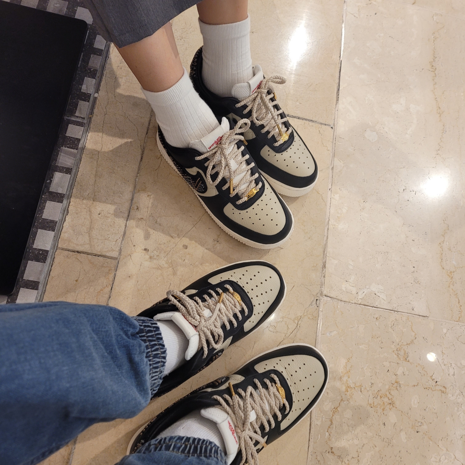 (W) Nike x Premium Goods Air Force 1 Low Black Sand 착용 스타일 - 1