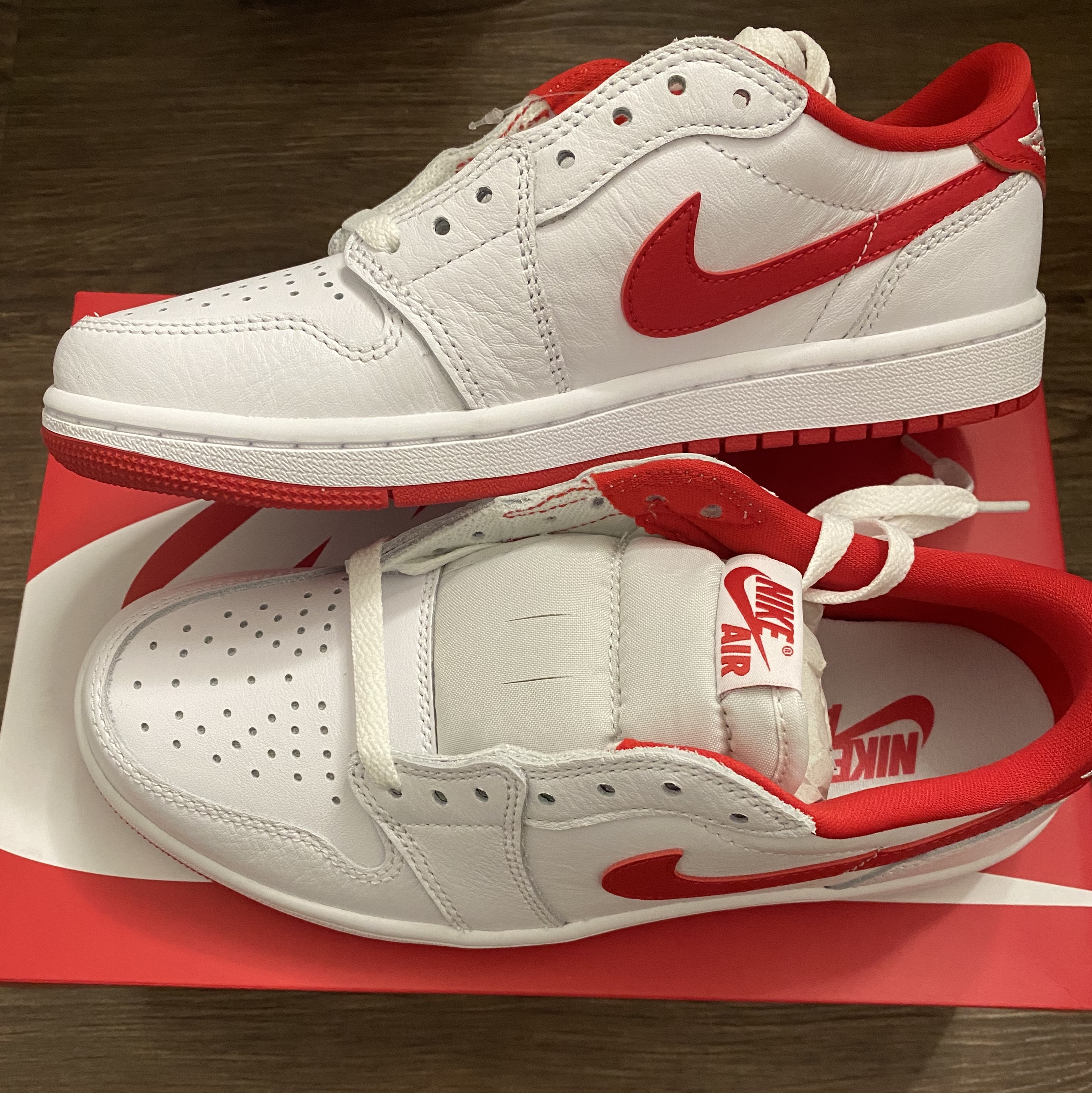 Jordan 1 Retro Low OG University Red 착용 스타일
