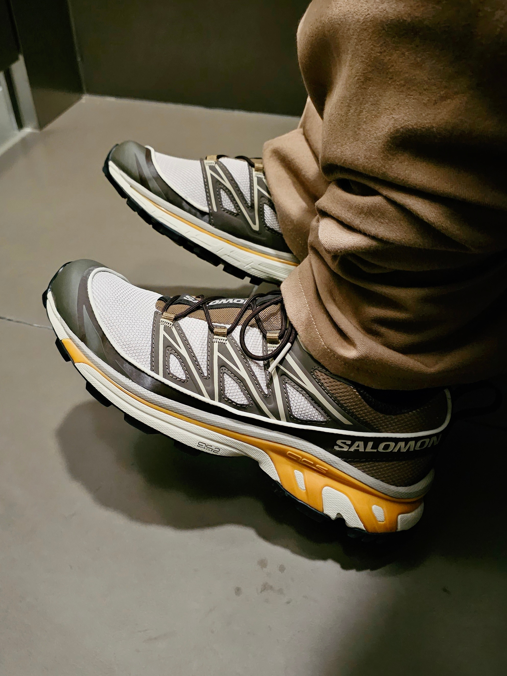 Salomon XT-6 Expanse Feather Grey 착용 스타일 - 1