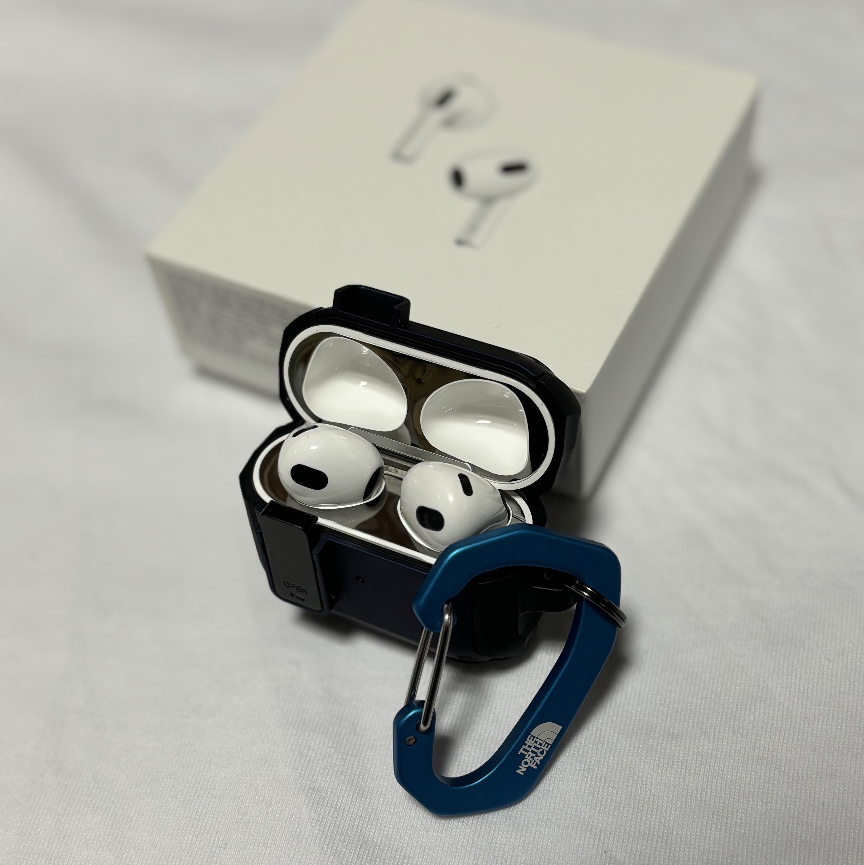 Apple Airpods 3rd Gen with MagSafe Charging Case (Korean Ver.) 착용 스타일 - 2