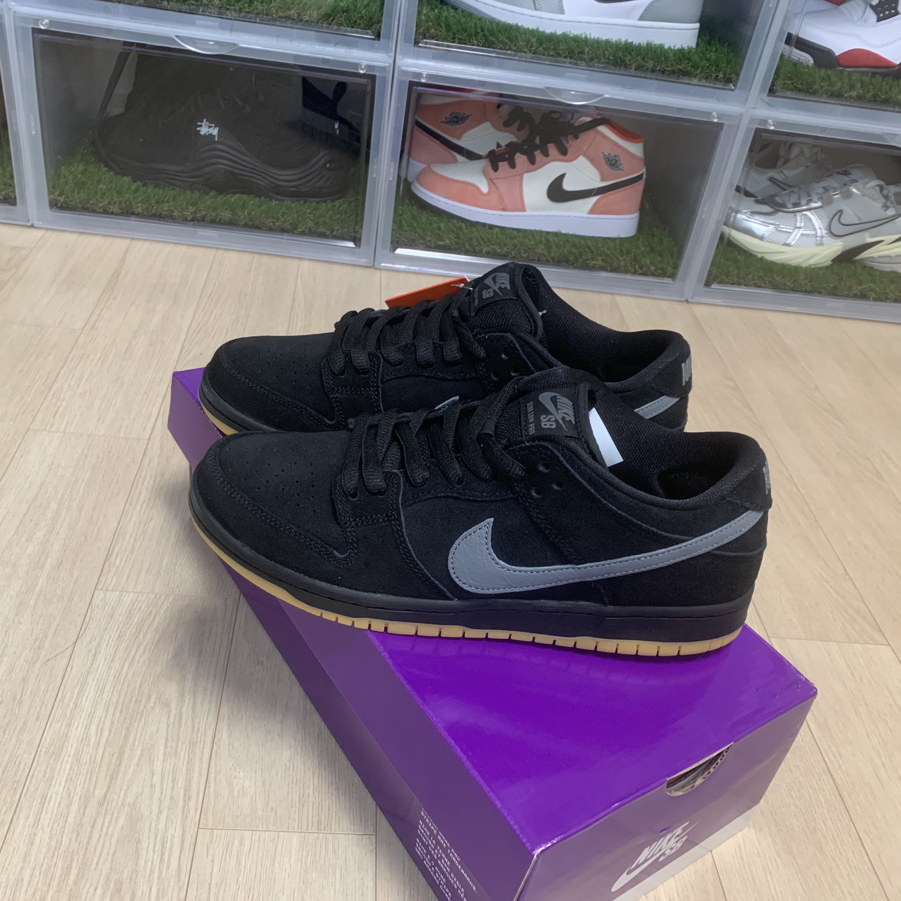Nike SB Dunk Low Pro Black Cool Grey 착용 스타일 - 2