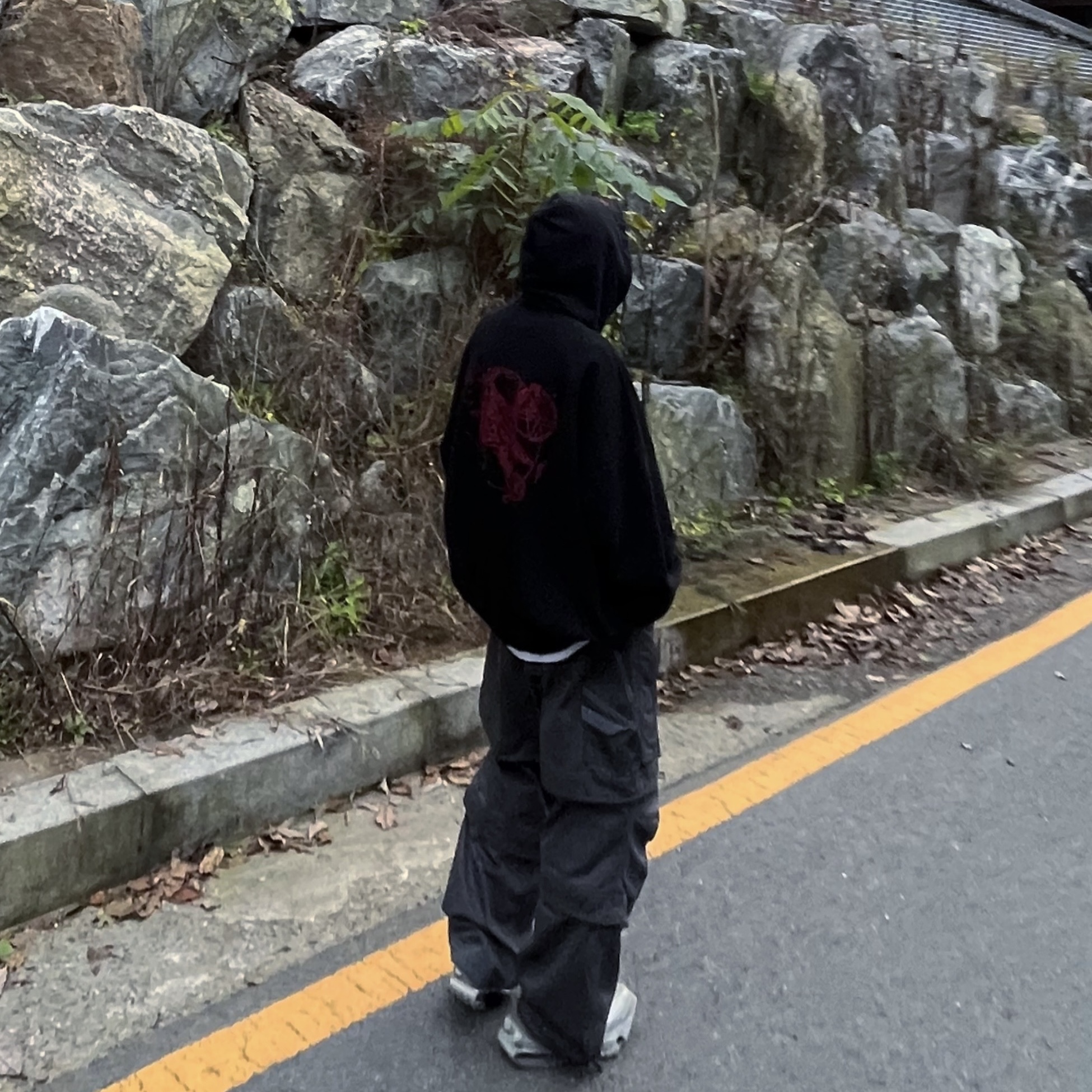 Farfromwhat Far Layered Work Pants Charcoal, Undermycar x Emostanceclub Deremo Double Logo Oversized Hoodie Toreador - 23FW 착용 스타일 - 2