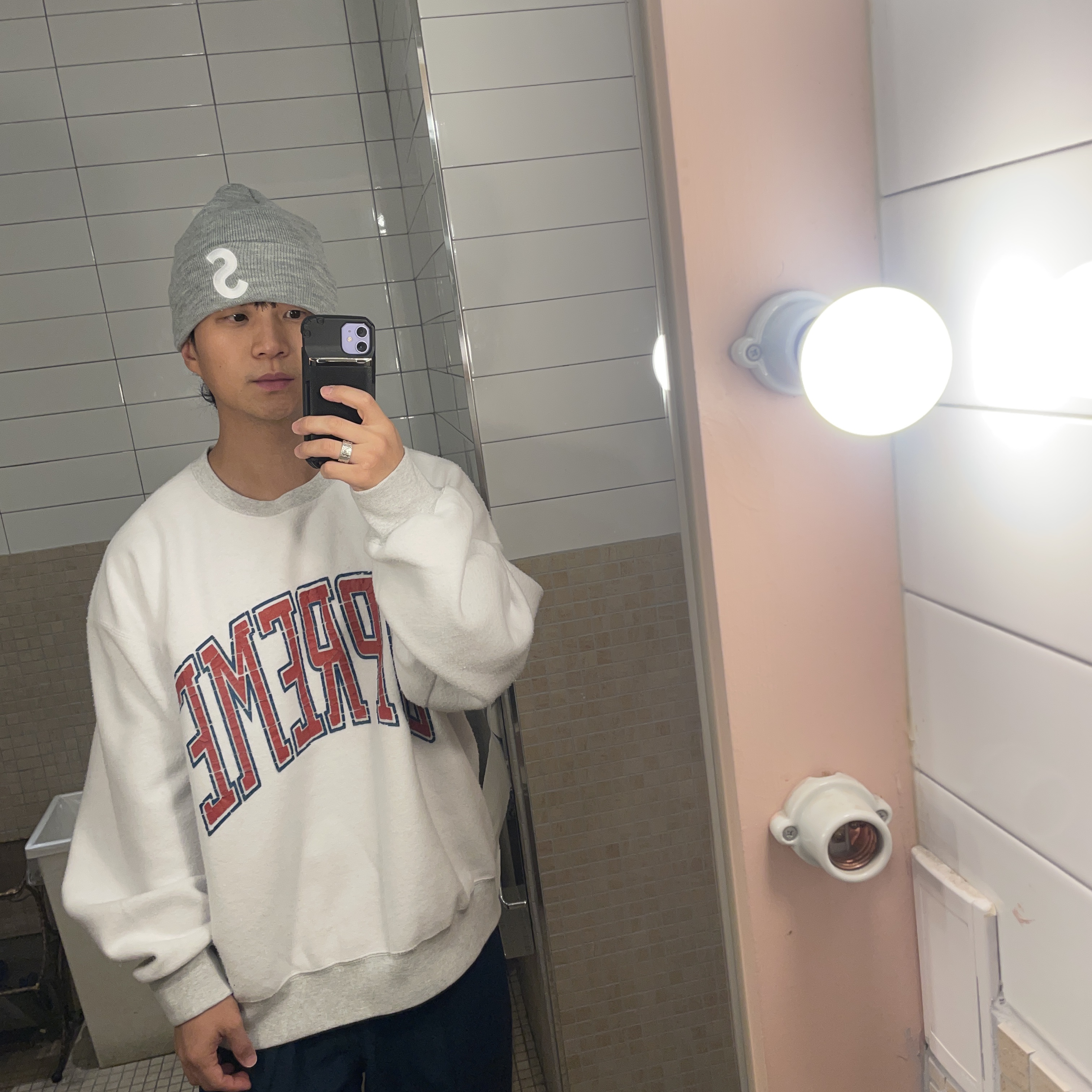 Supreme Inside Out Crewneck Ash Grey - 23FW, (GS) Jordan 1 Retro High OG Chicago 2015 착용 스타일 - 2