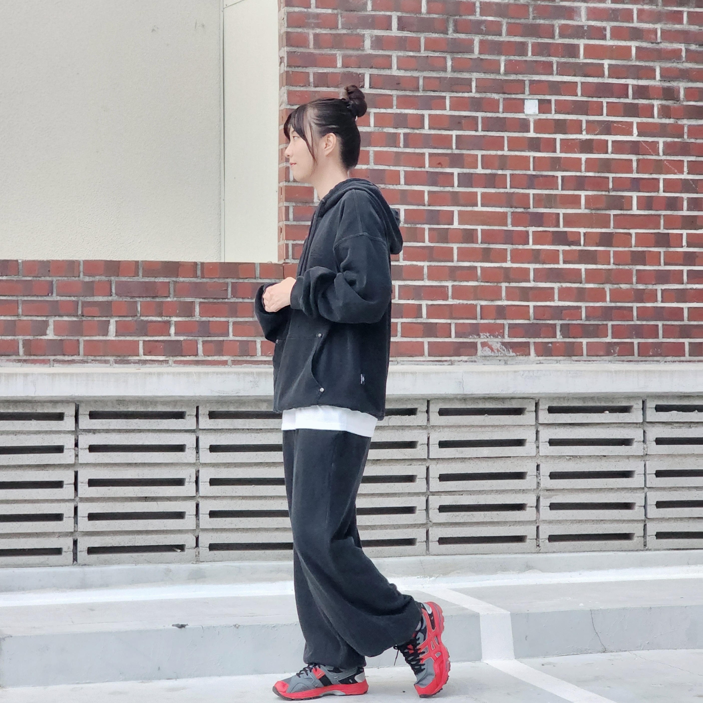 Asics HS2-S Gel-MC Plus Classic Red 착용 스타일 - 2