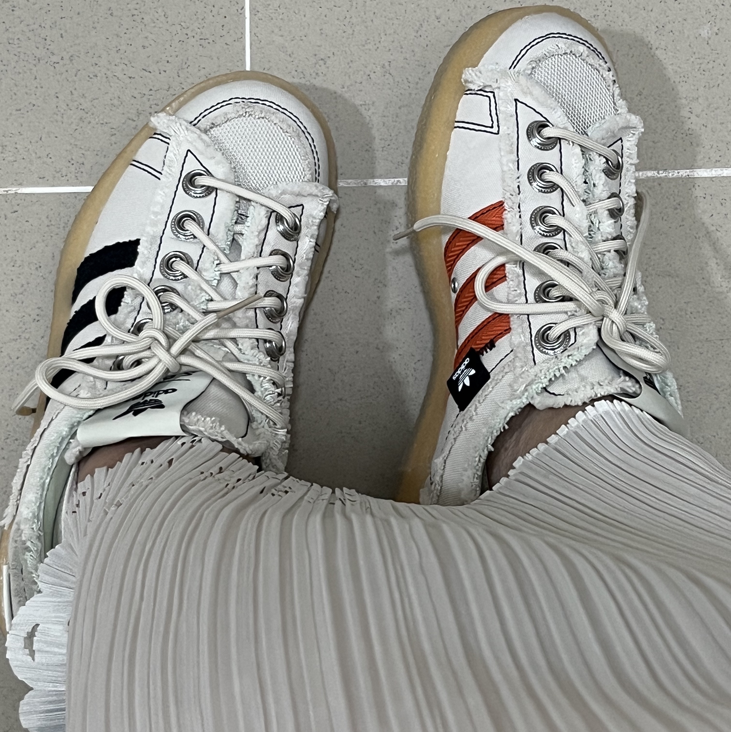 Adidas x Song for the Mute Campus 80s Bliss Core Black 착용 스타일 - 2